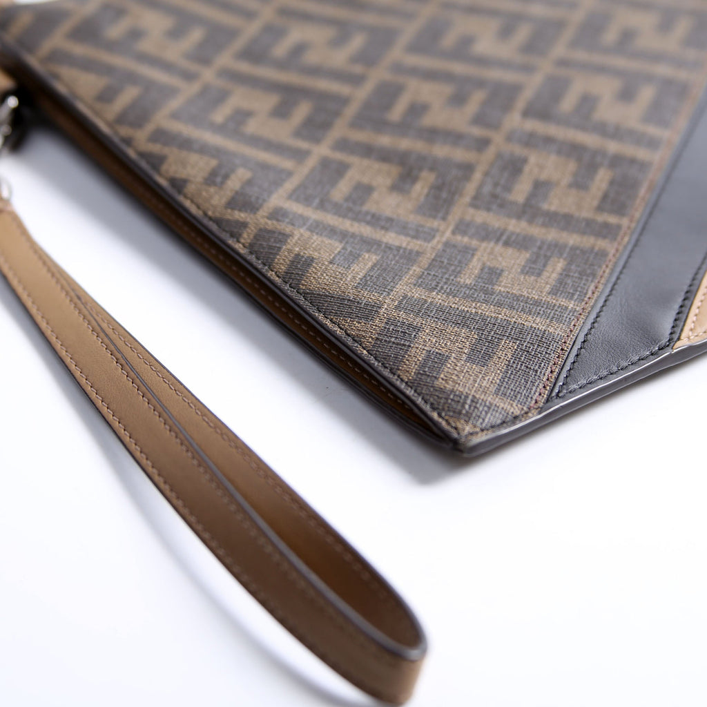 7N0110 Tri-Color Diagonal FF Flat Wristlet