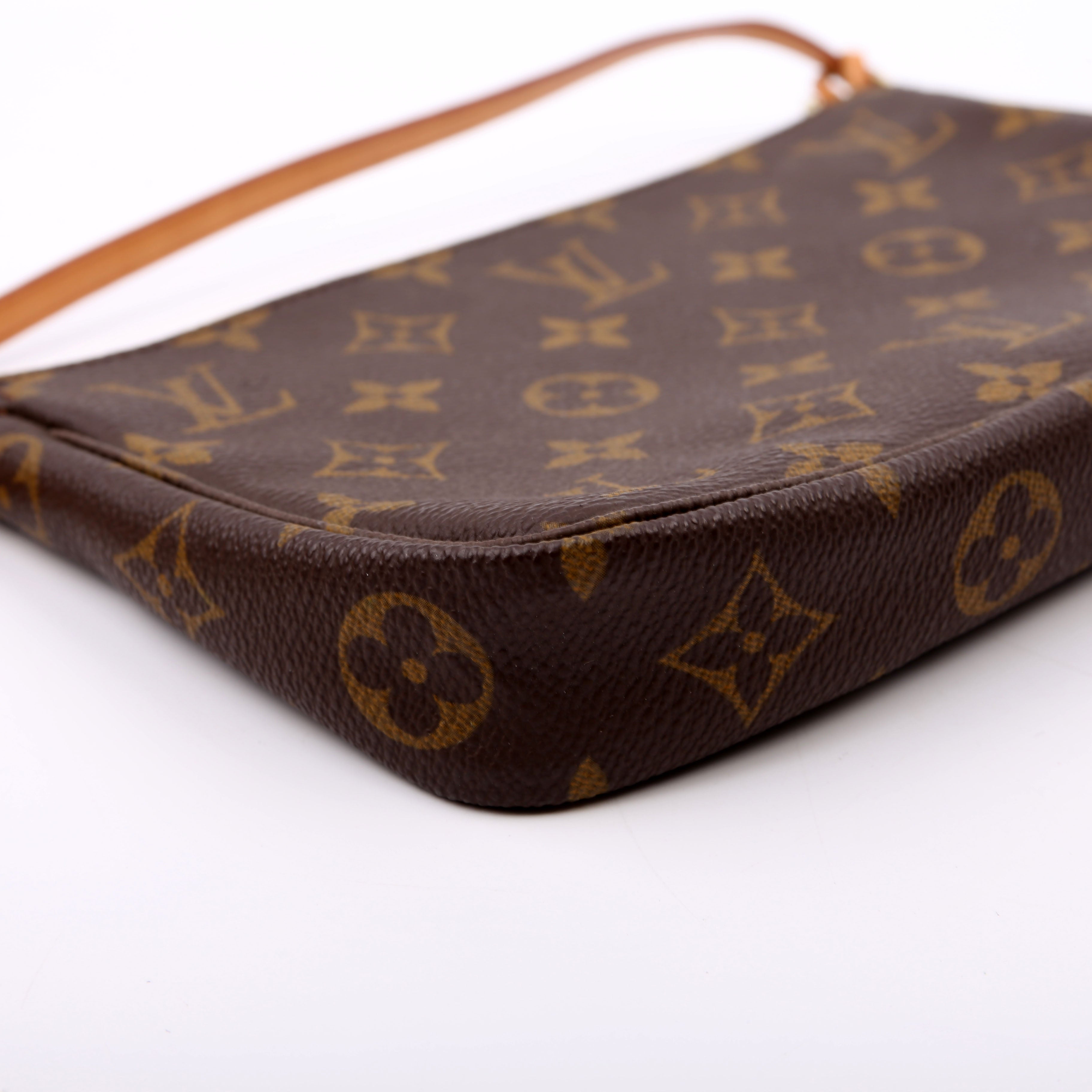Pochette Access Monogram