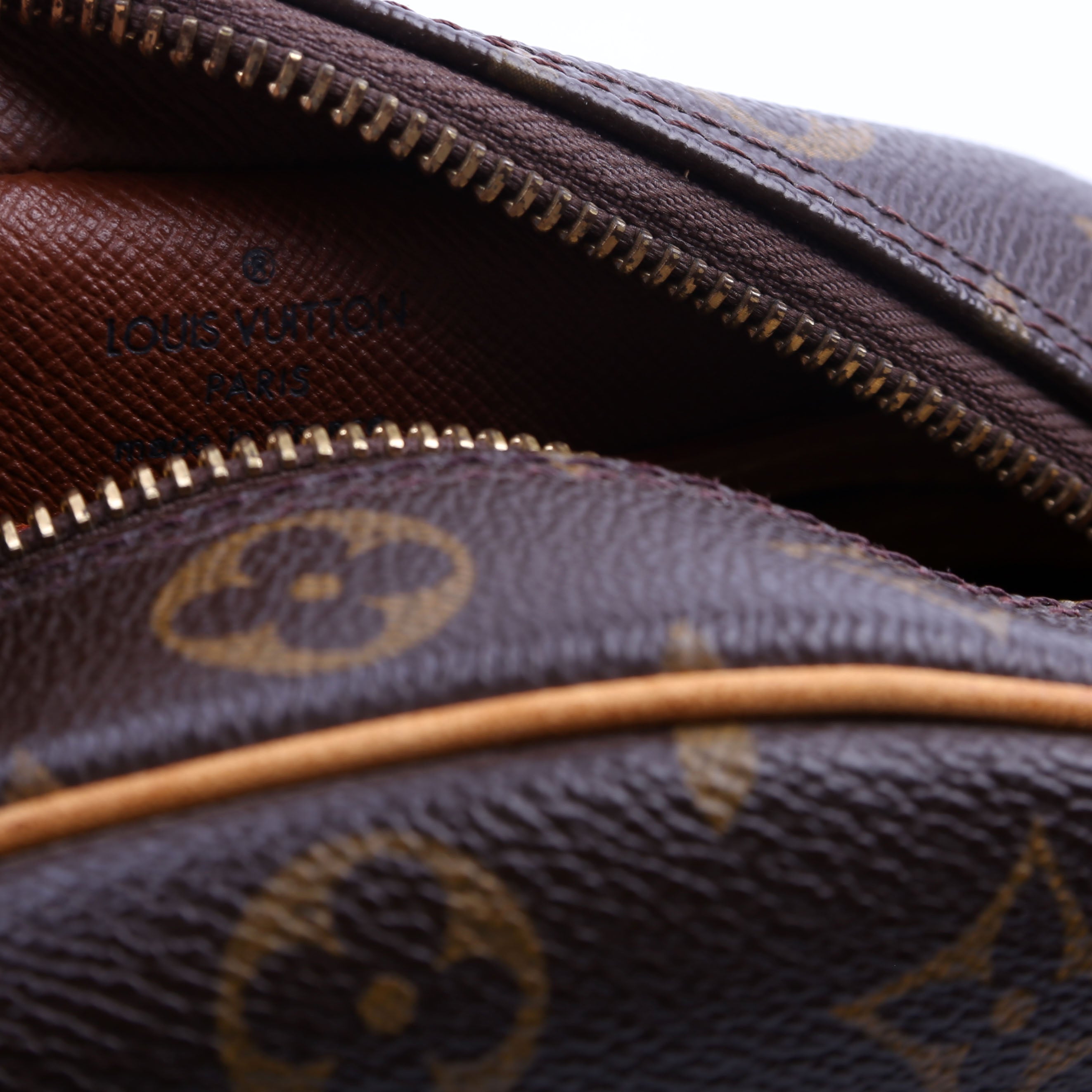 Blois Crossbody Monogram