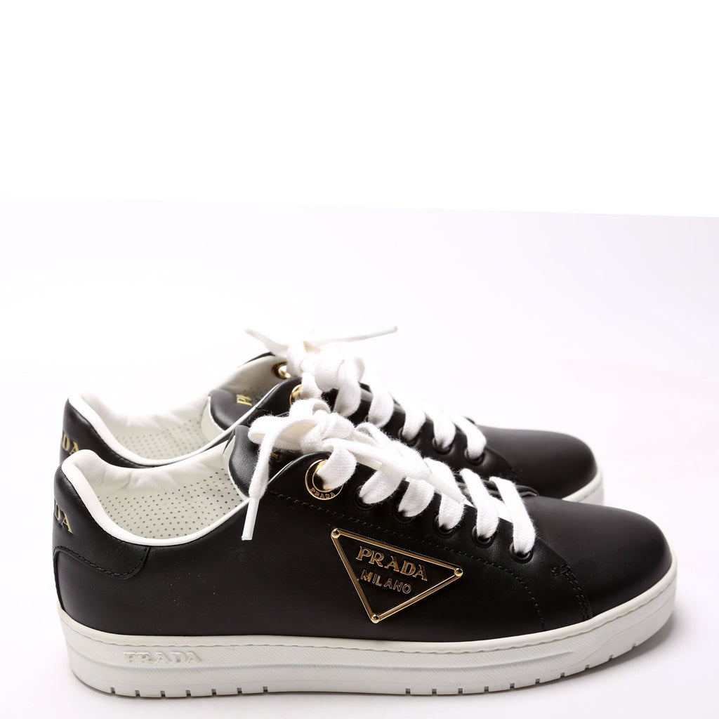 Triangle Logo Sneakers Size 36 Black/Gold
