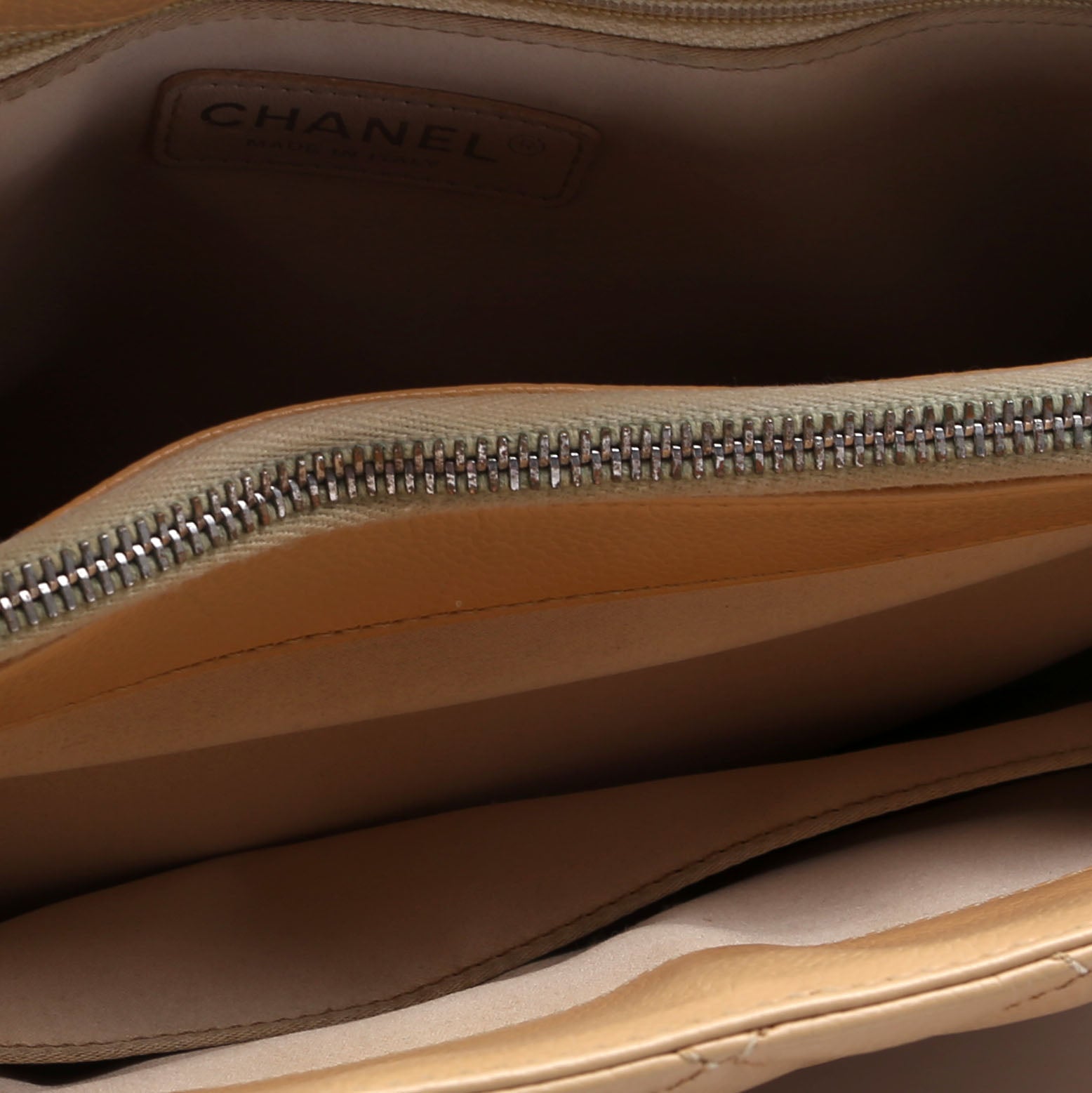 Grand Shopping Tote Caviar Tan