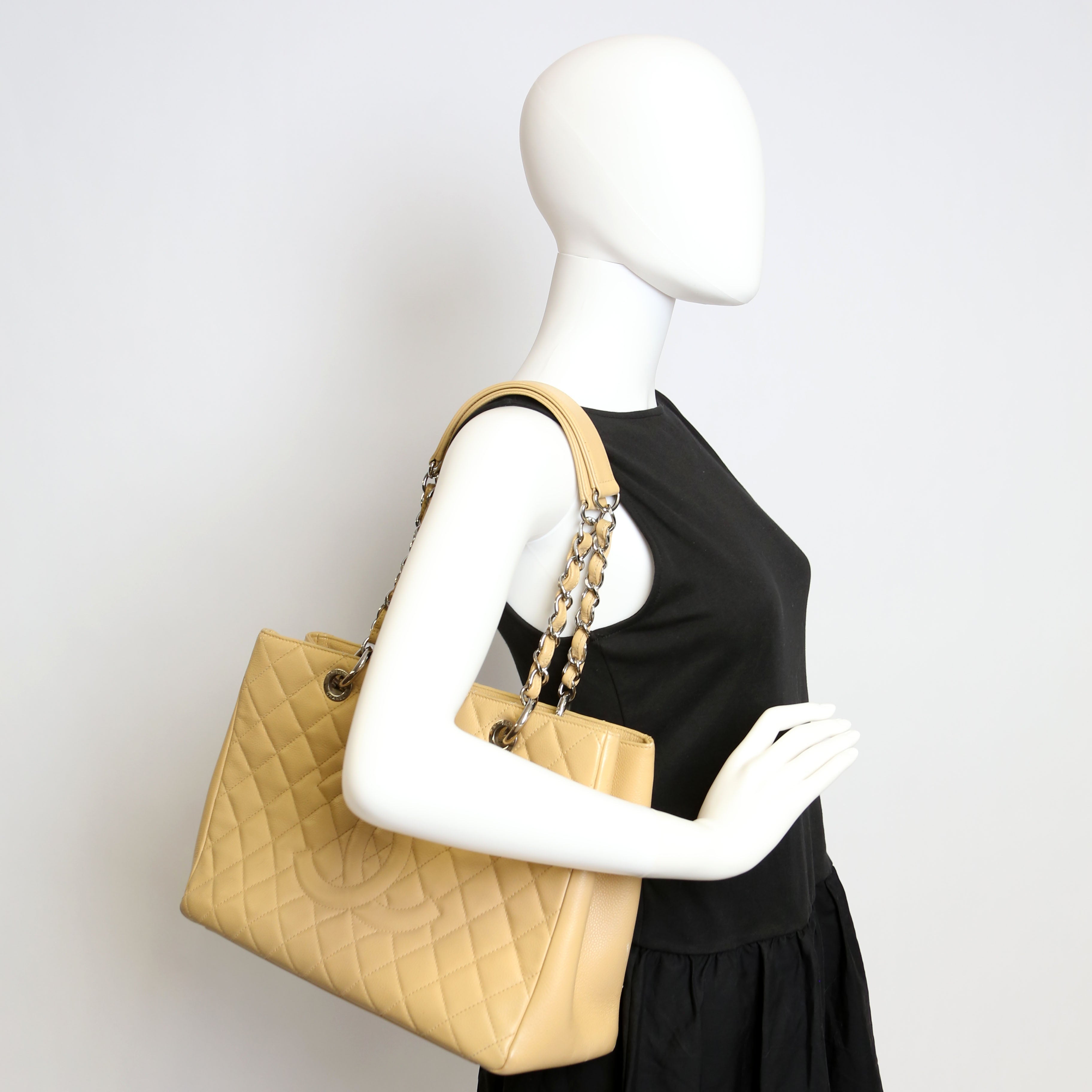 Grand Shopping Tote Caviar Tan