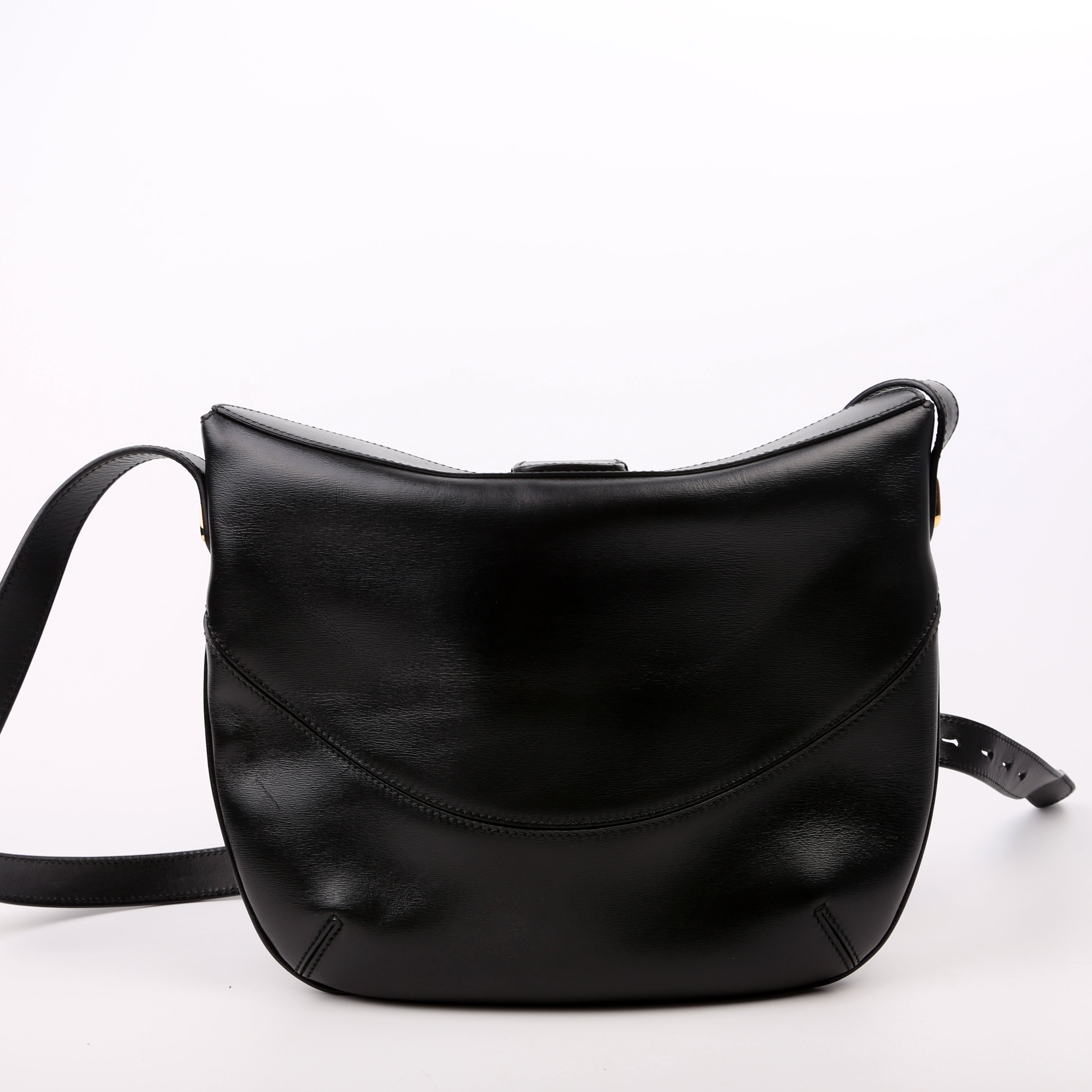 Arli Medium Shoulder Bag Calfskin