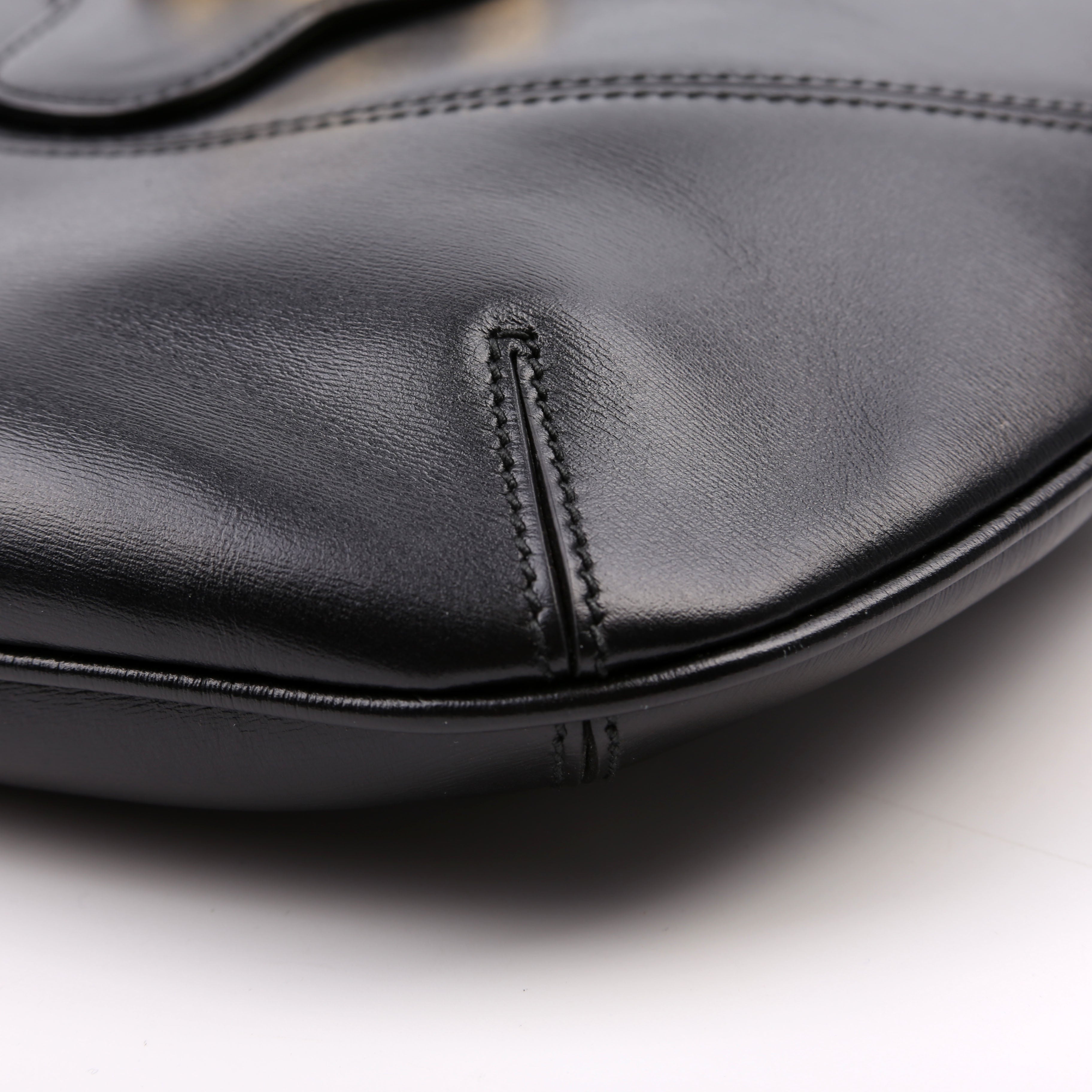 Arli Medium Shoulder Bag Calfskin