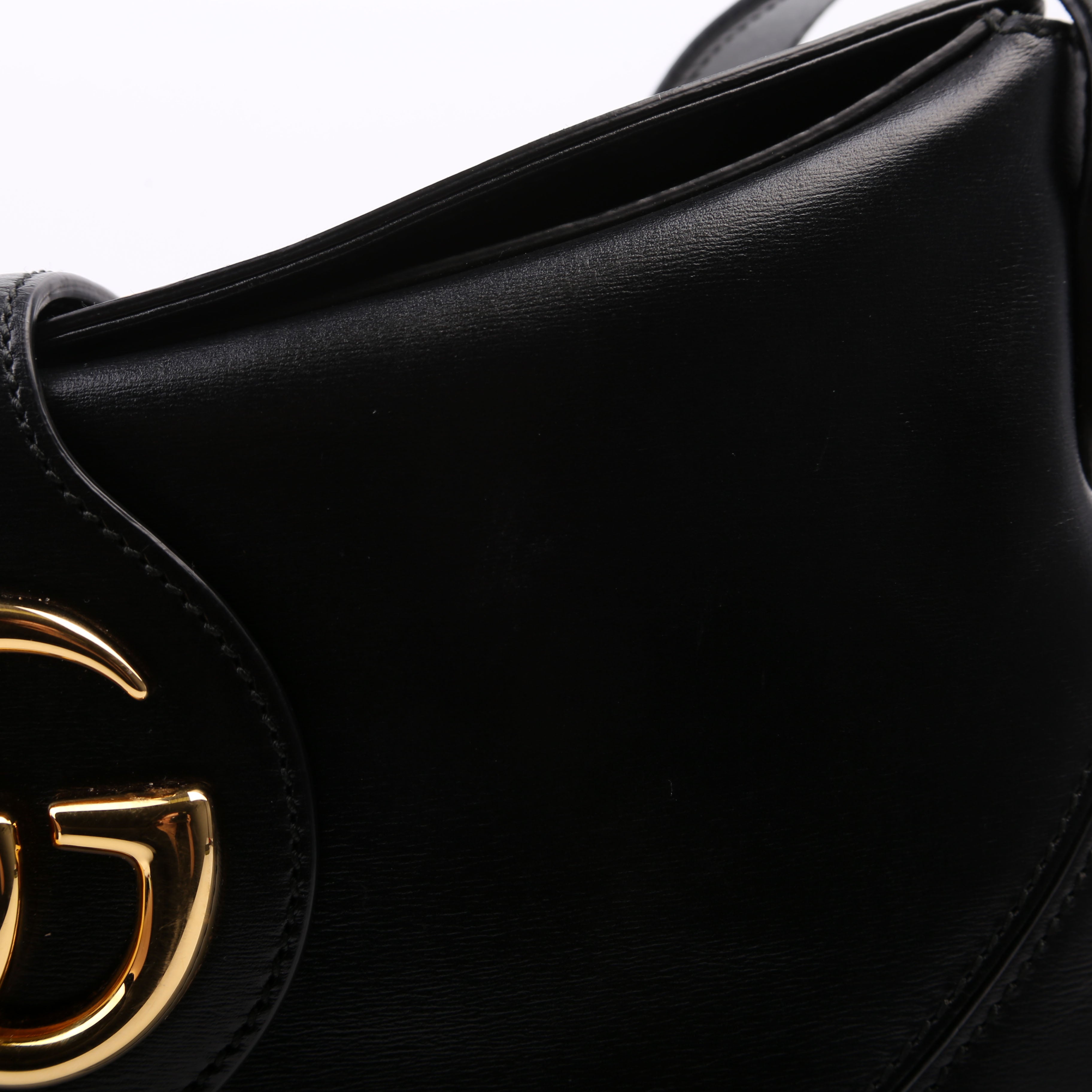 Arli Medium Shoulder Bag Calfskin
