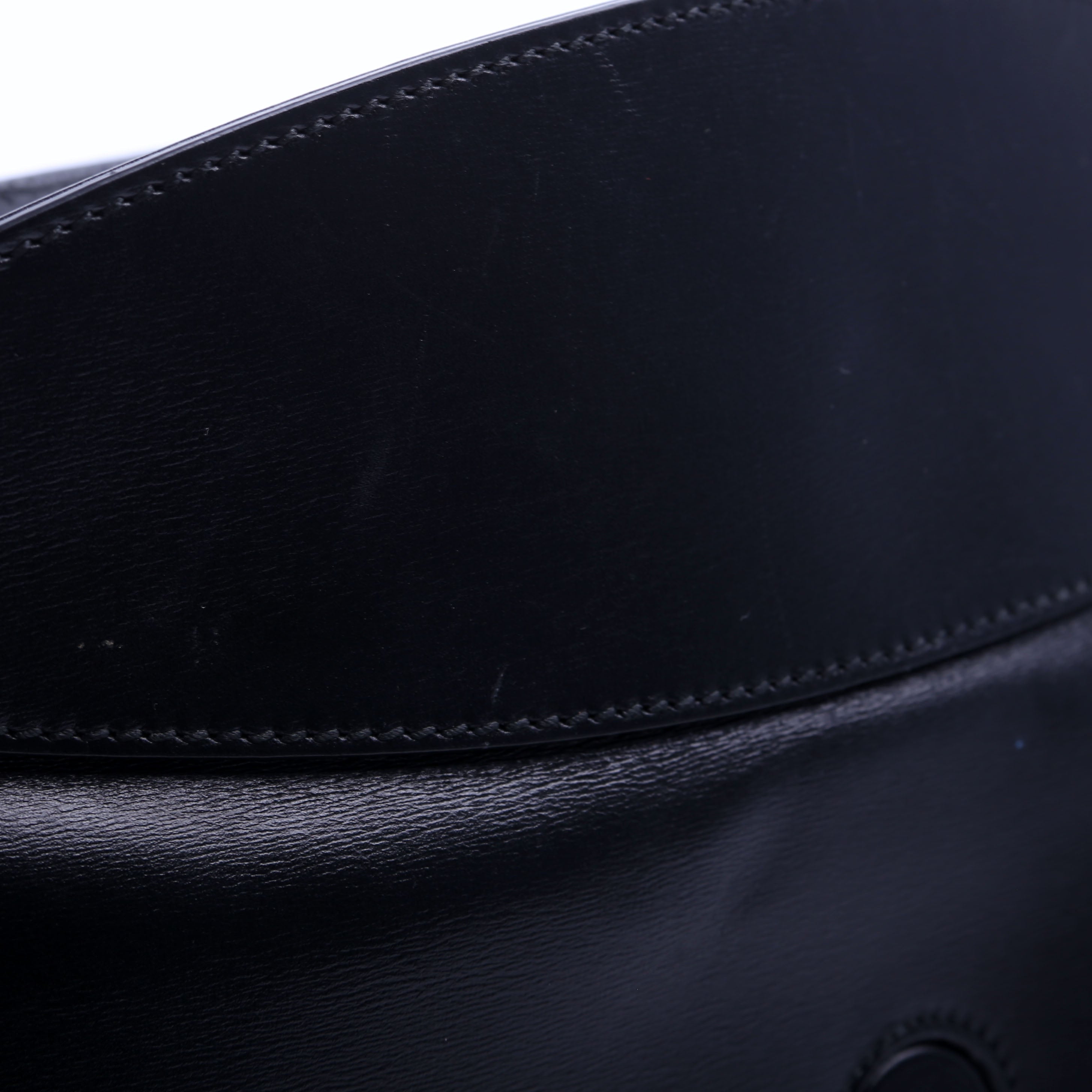 Arli Medium Shoulder Bag Calfskin