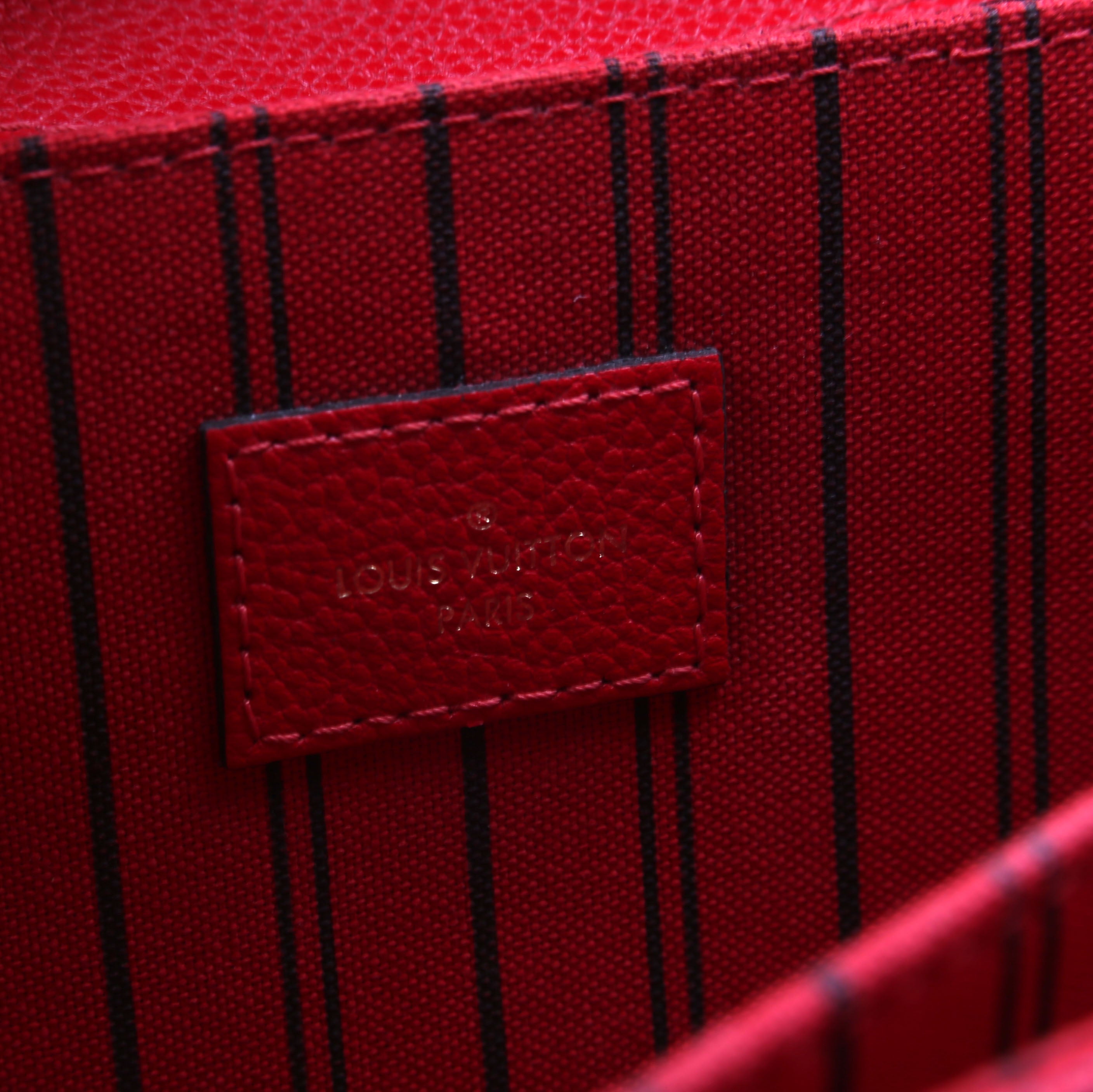 Pochette Metis Empreinte Red