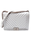 Boy Flap Medium Old Chevron Caviar 21-25M Silver