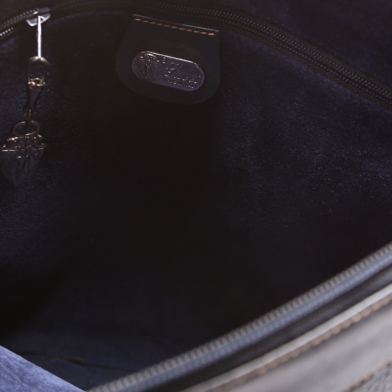 Gucci 001 110 Interlocking G Calfskin Shoulder Bag Vintage Navy