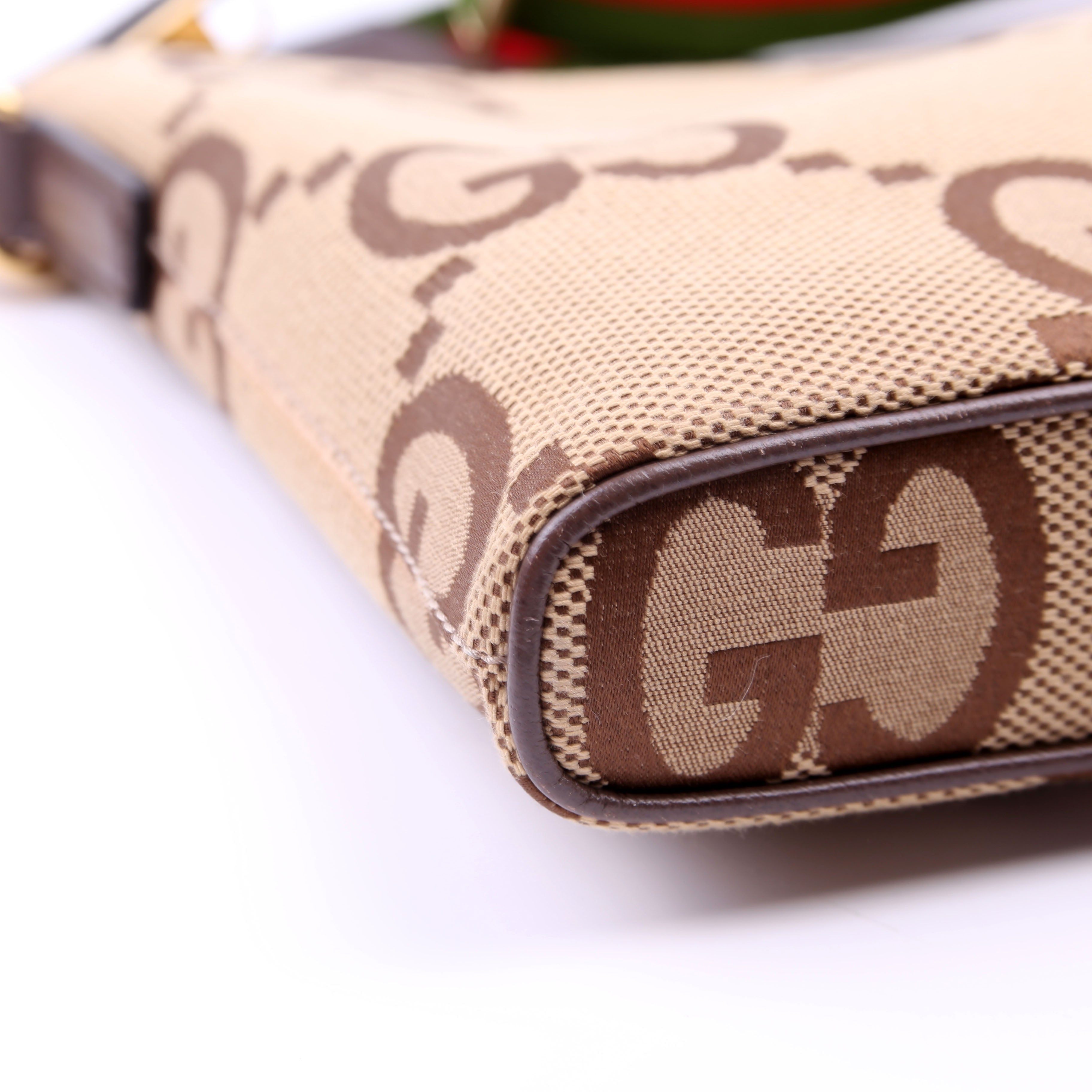 Gucci 699130 Jumbo GG Messenger