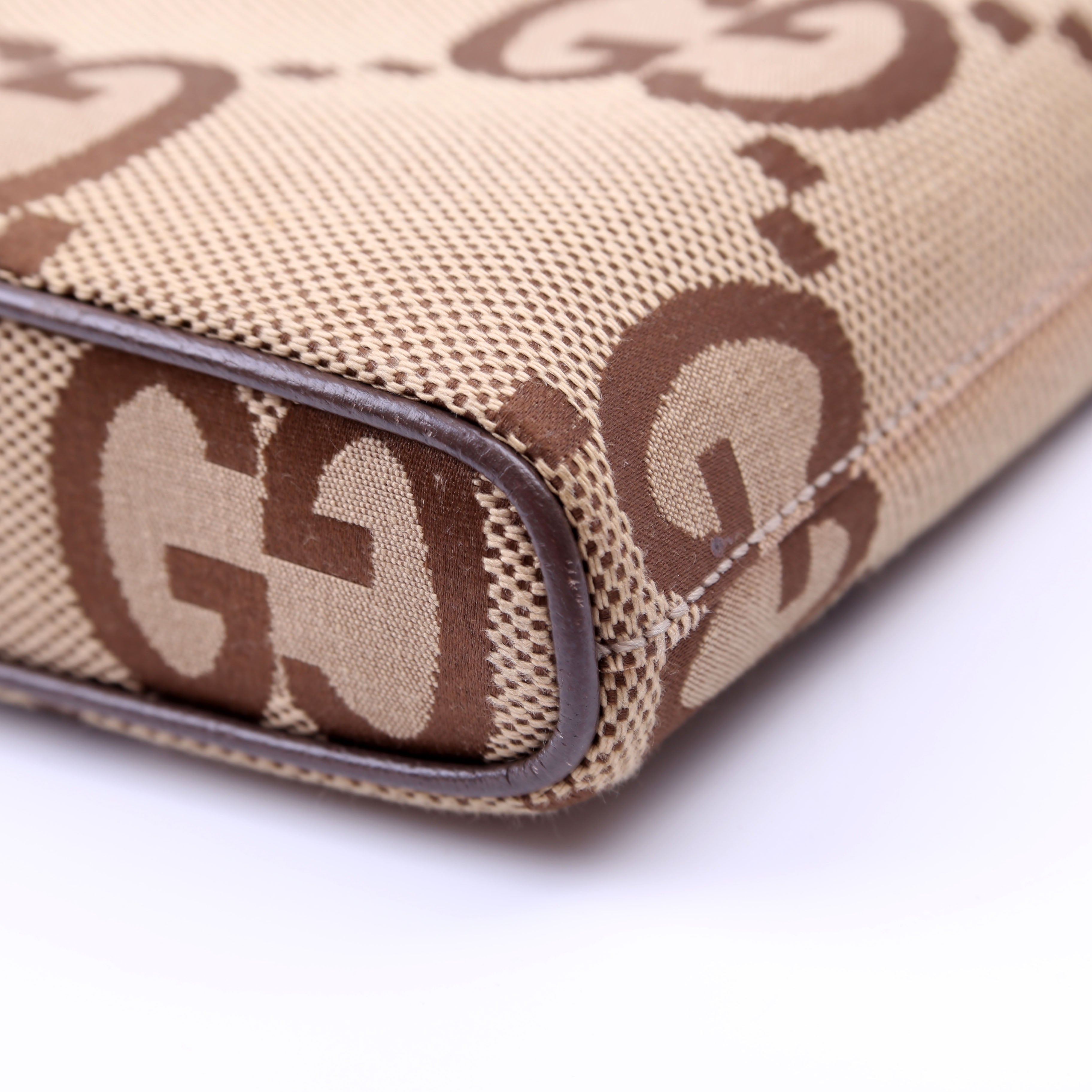 Gucci 699130 Jumbo GG Messenger