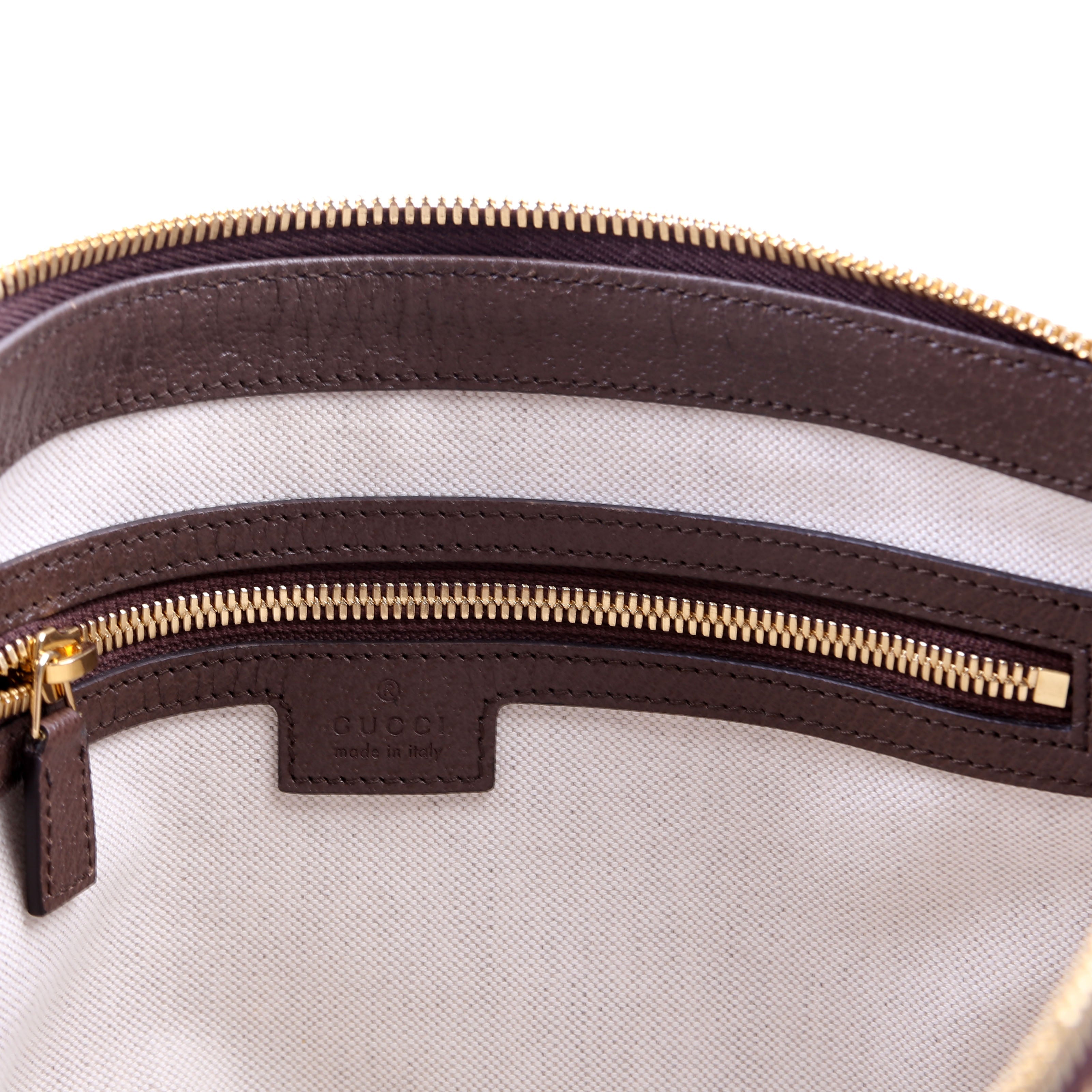 Gucci 699130 Jumbo GG Messenger