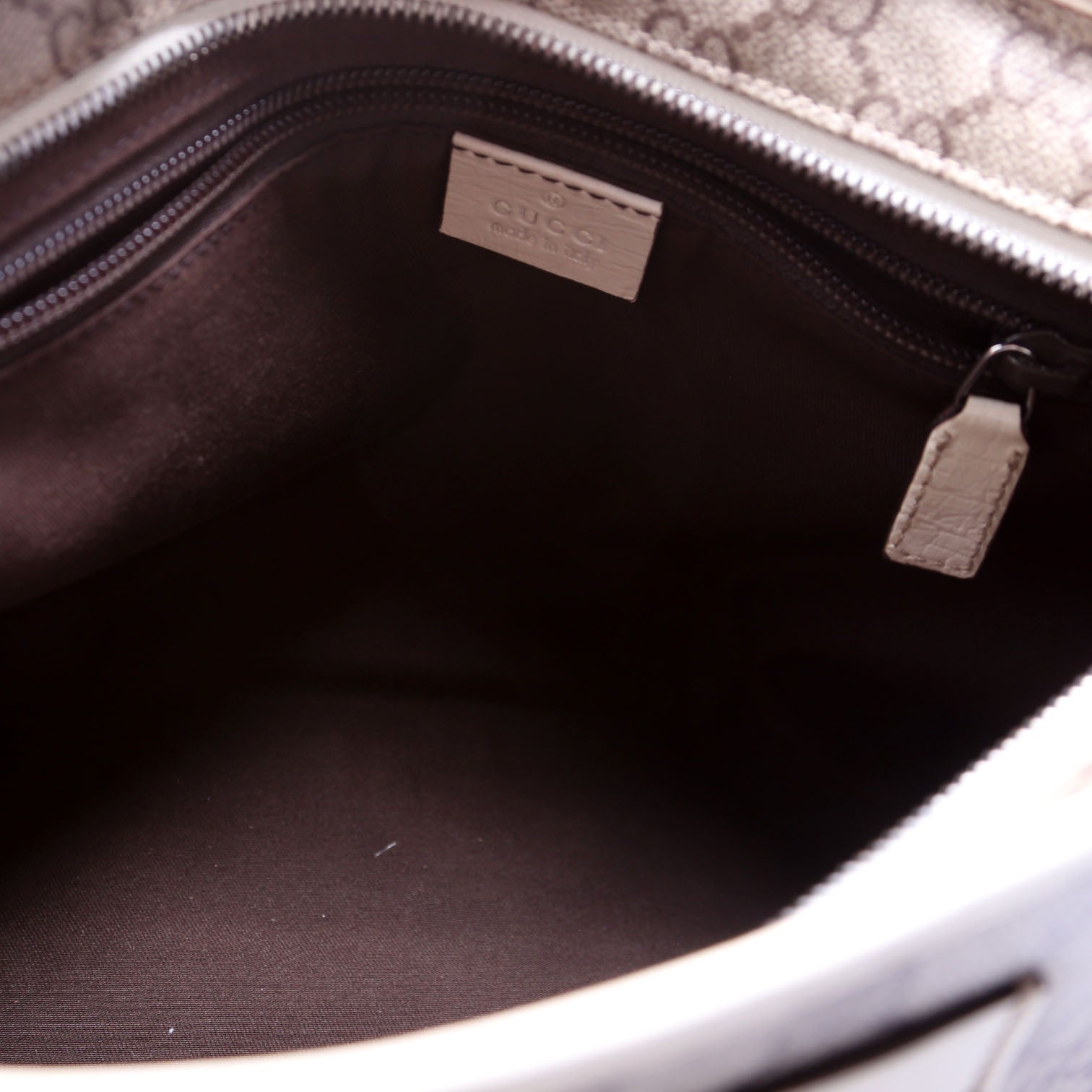 181086 GG Supreme Small Zip Tote Tan and White