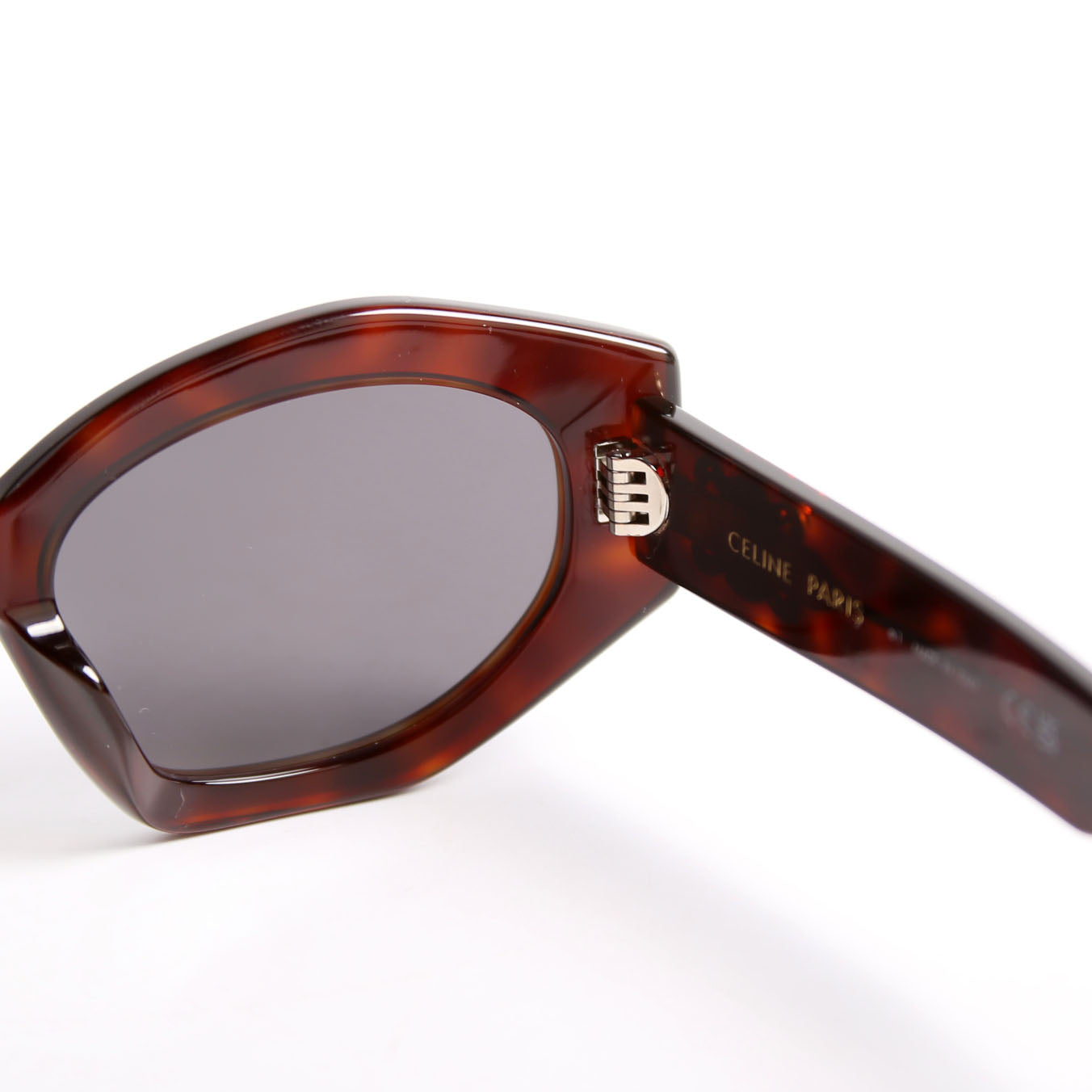 CL40238U Triomphe Cat Eye