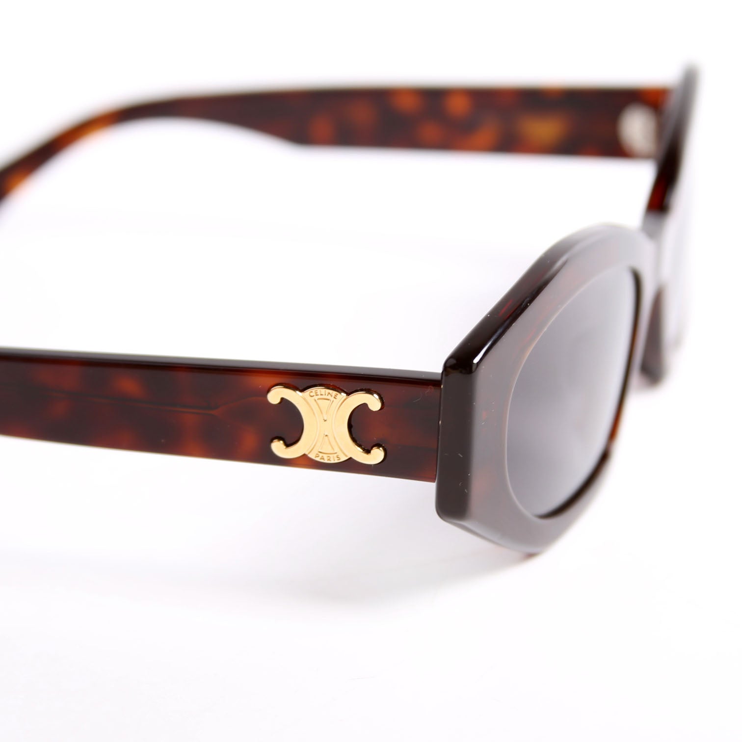 CL40238U Triomphe Cat Eye