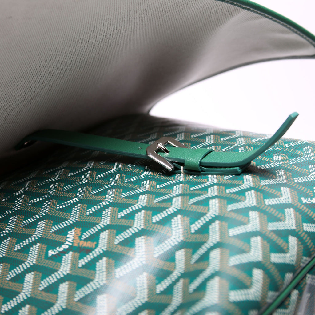 Capetien Messenger Goyardine Green