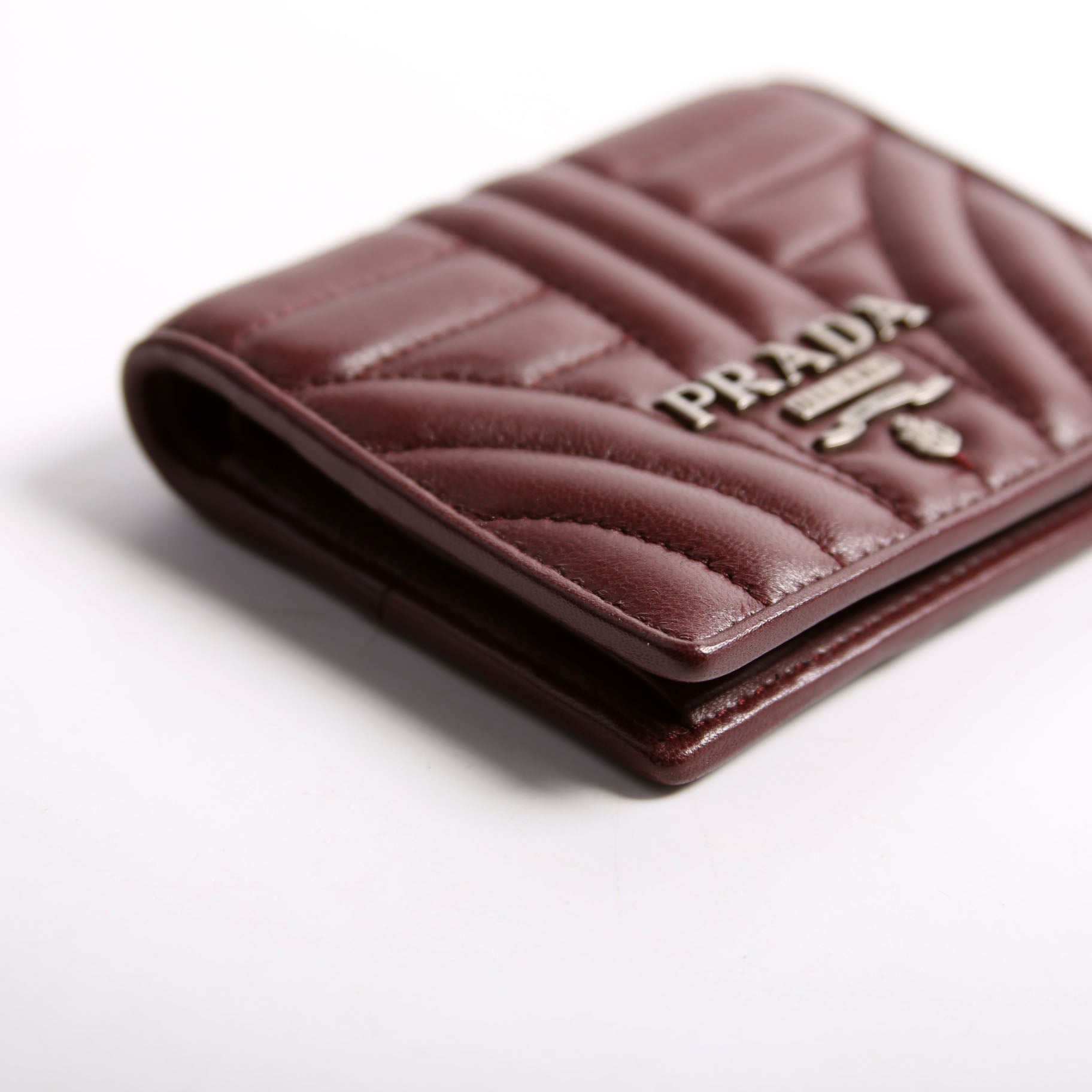 Nappa Impunture Small Wallet With Coin Pouch Burgundy