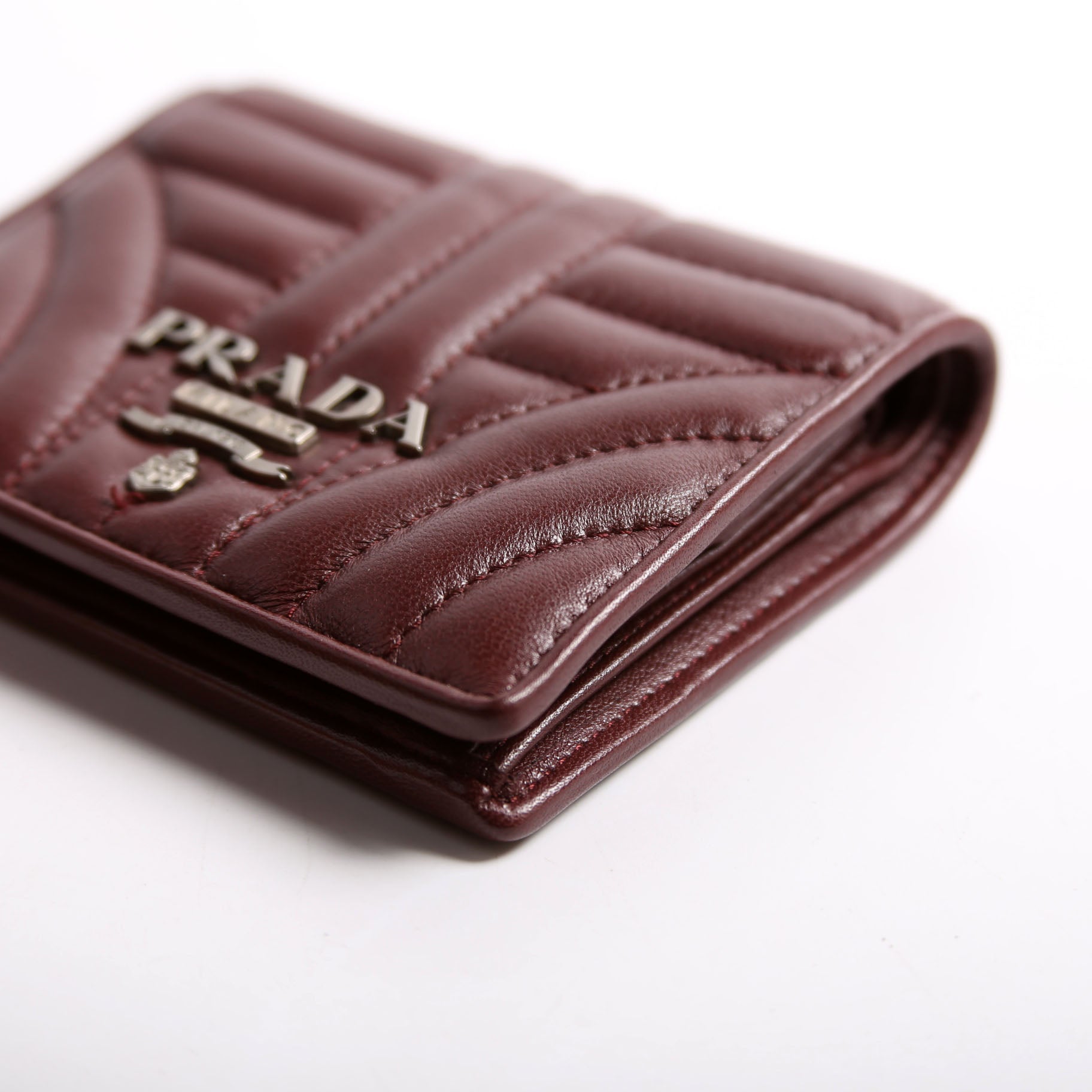 Nappa Impunture Small Wallet With Coin Pouch Burgundy