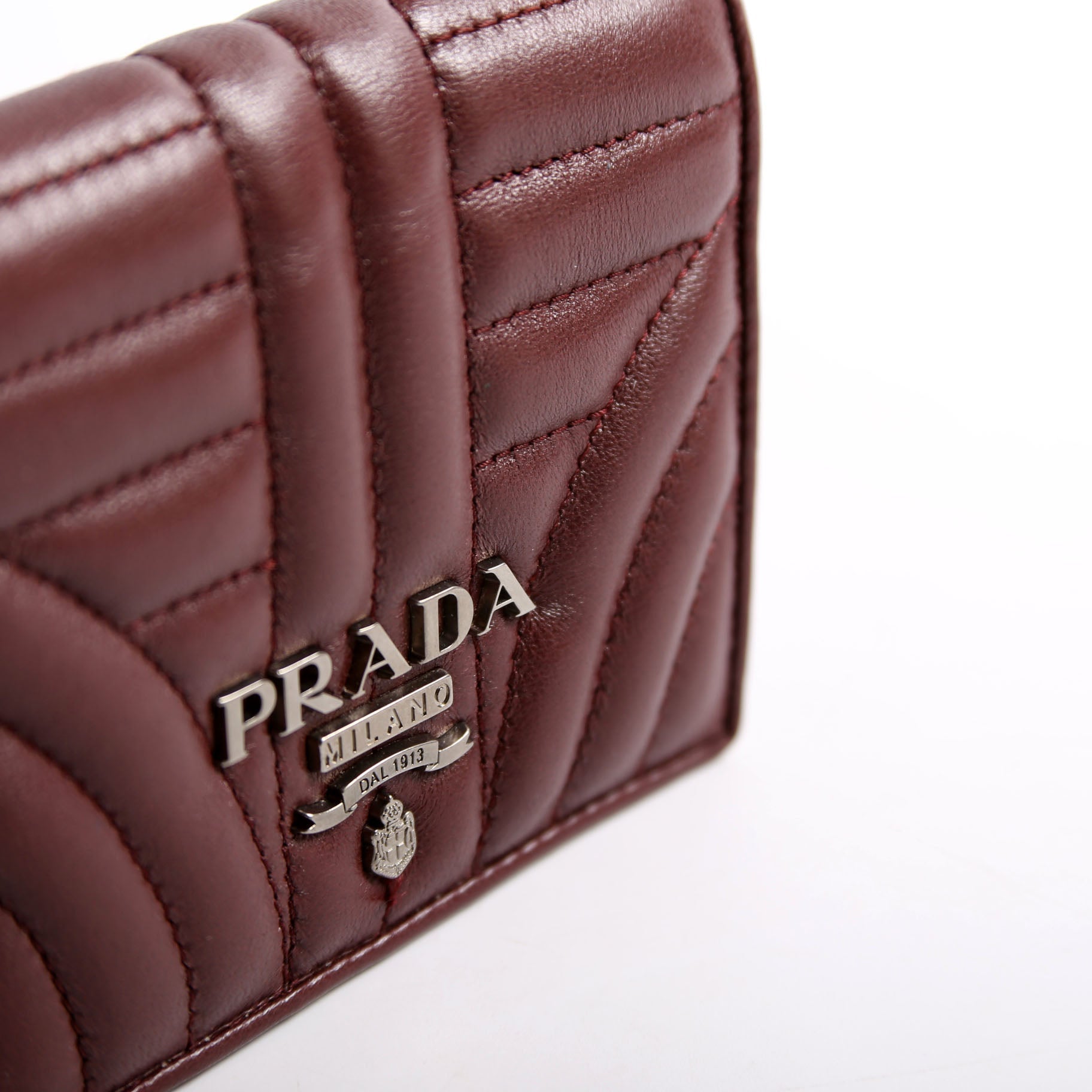 Nappa Impunture Small Wallet With Coin Pouch Burgundy