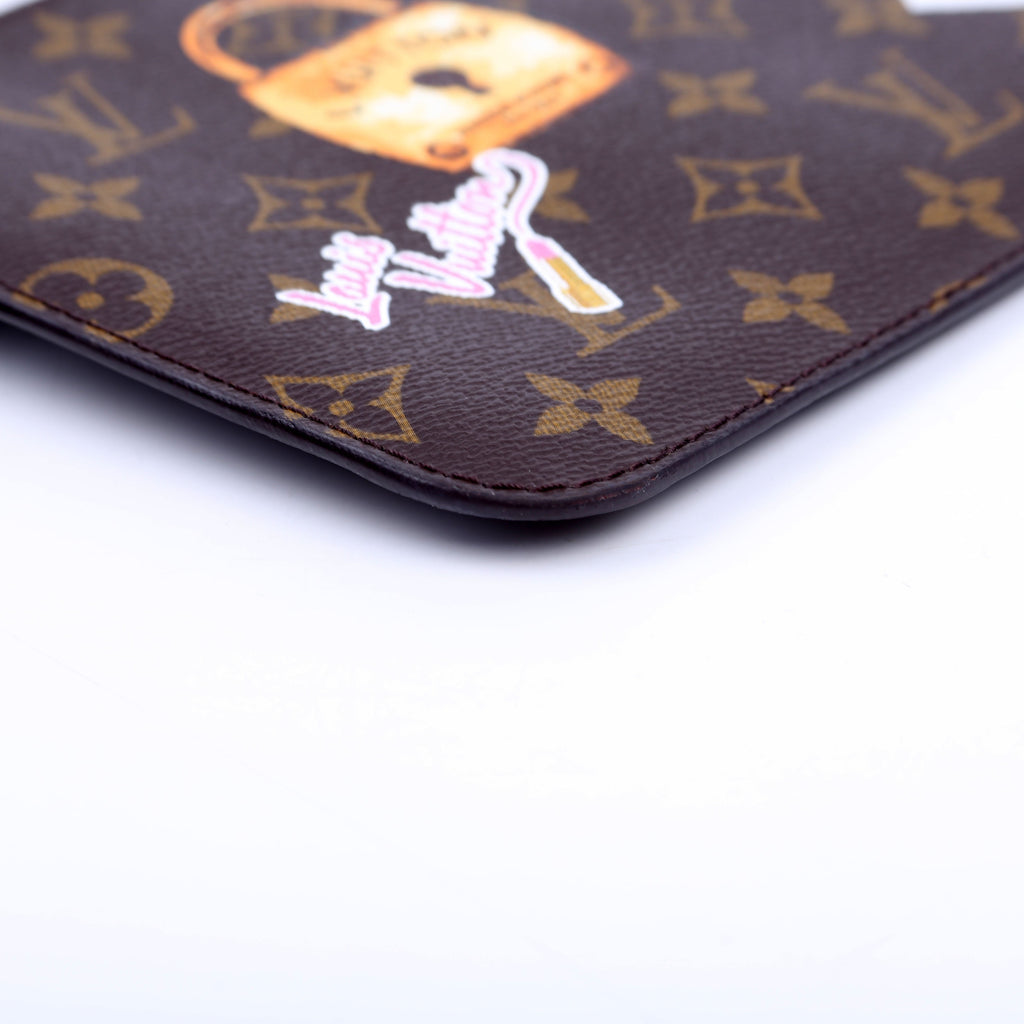 Pochette Only Monogram World Tour