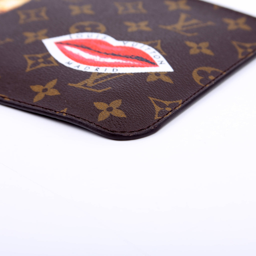 Pochette Only Monogram World Tour