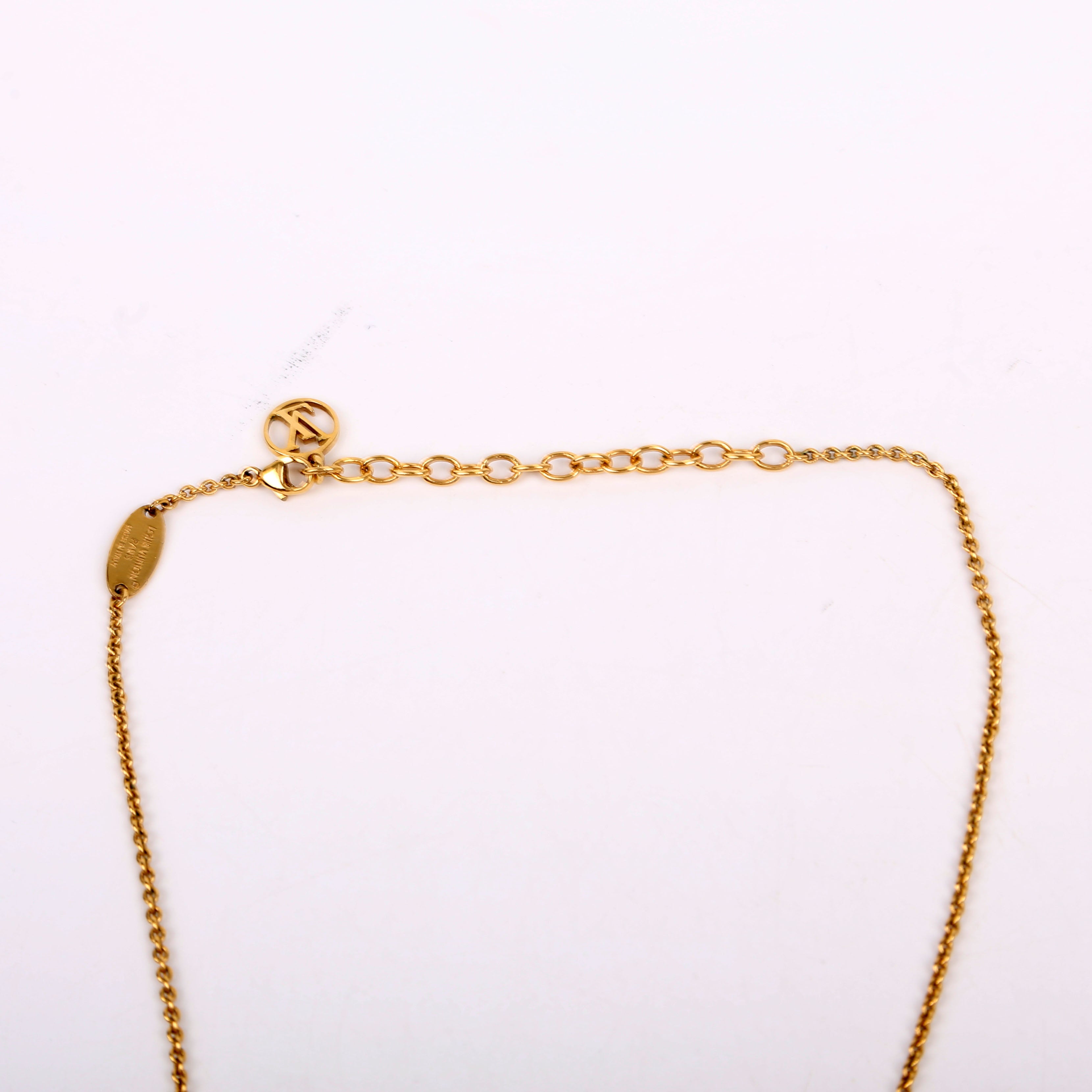 Essential V Necklace Gold