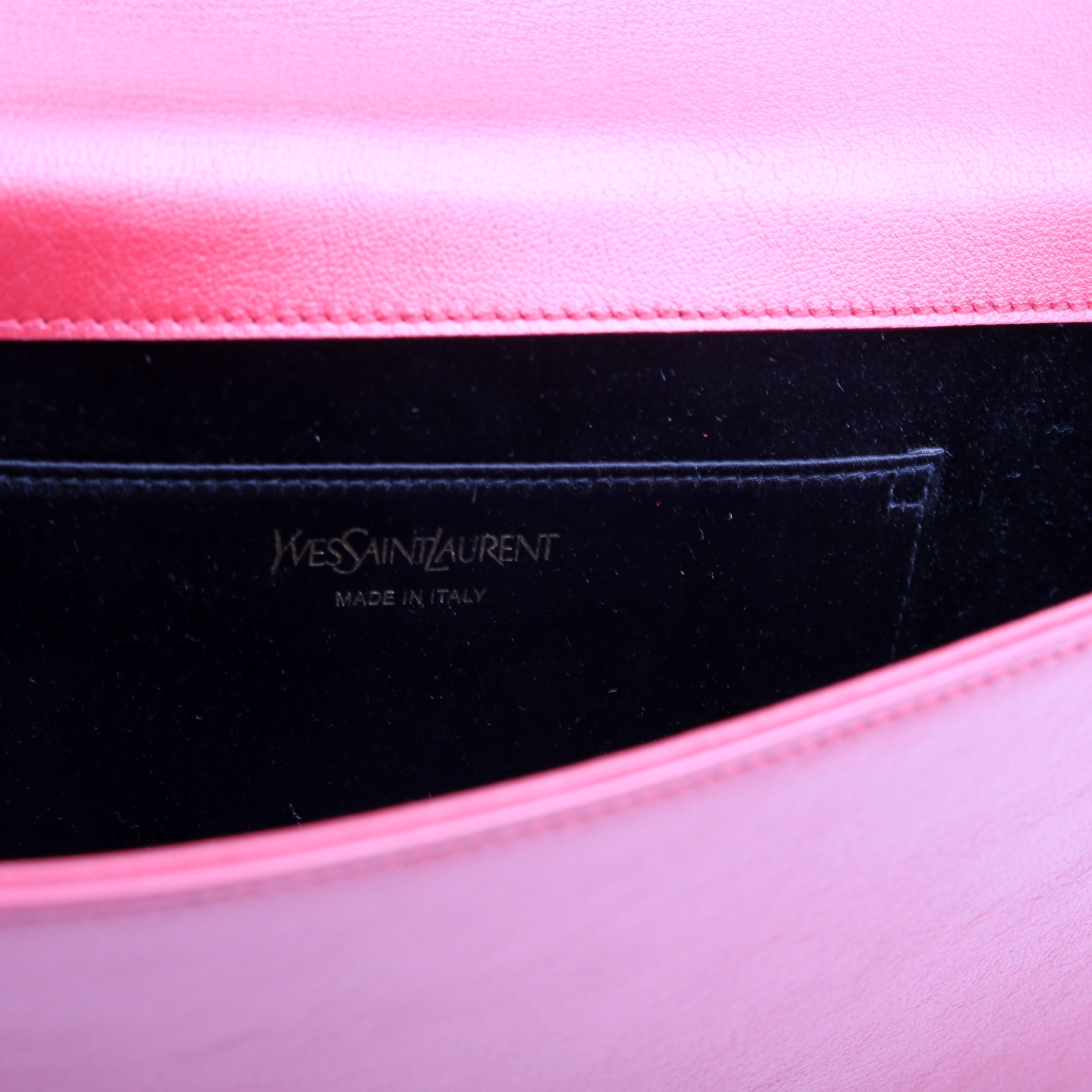 361120 Belle De Jour Clutch Red