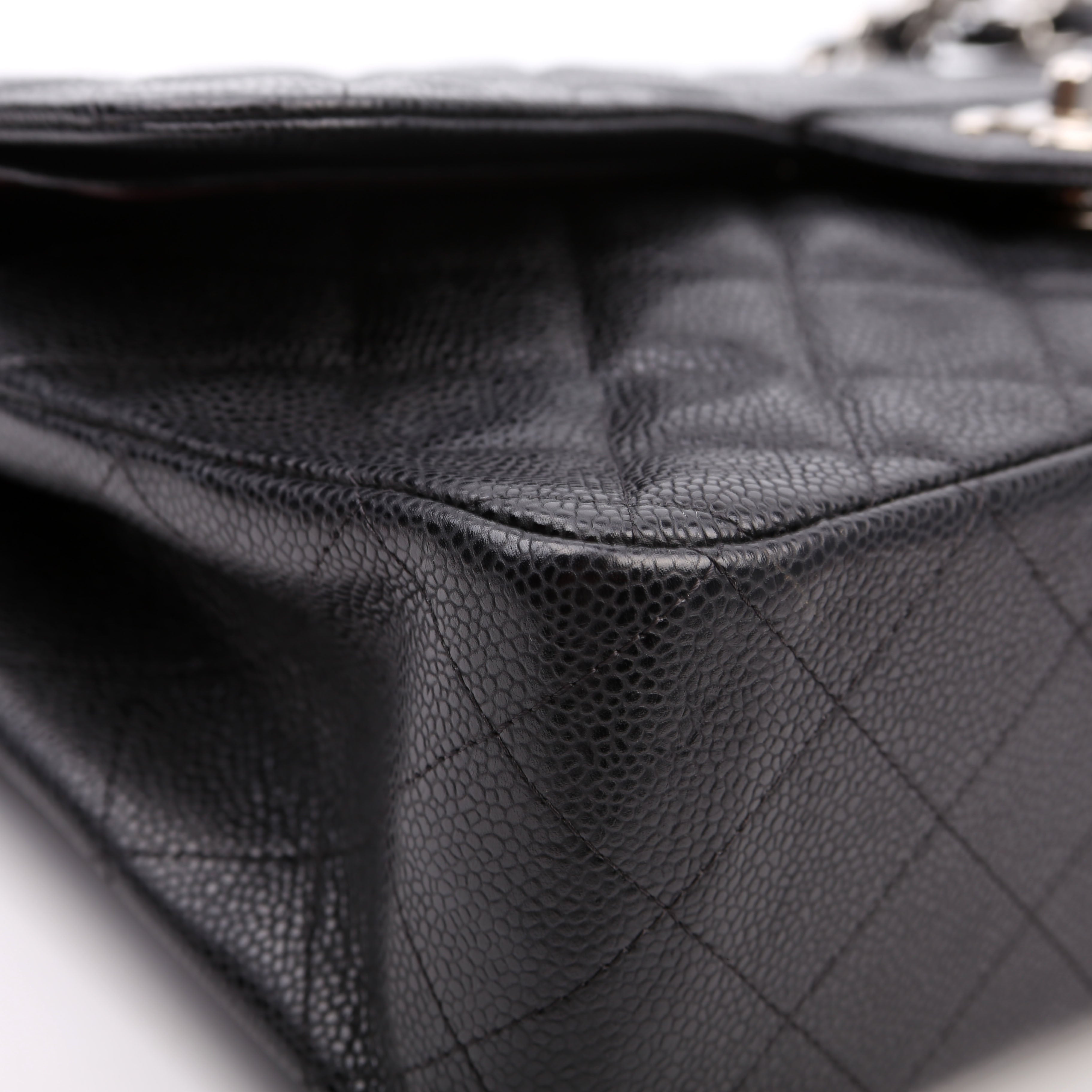 Classic Flap Jumbo Caviar 14-16M Black