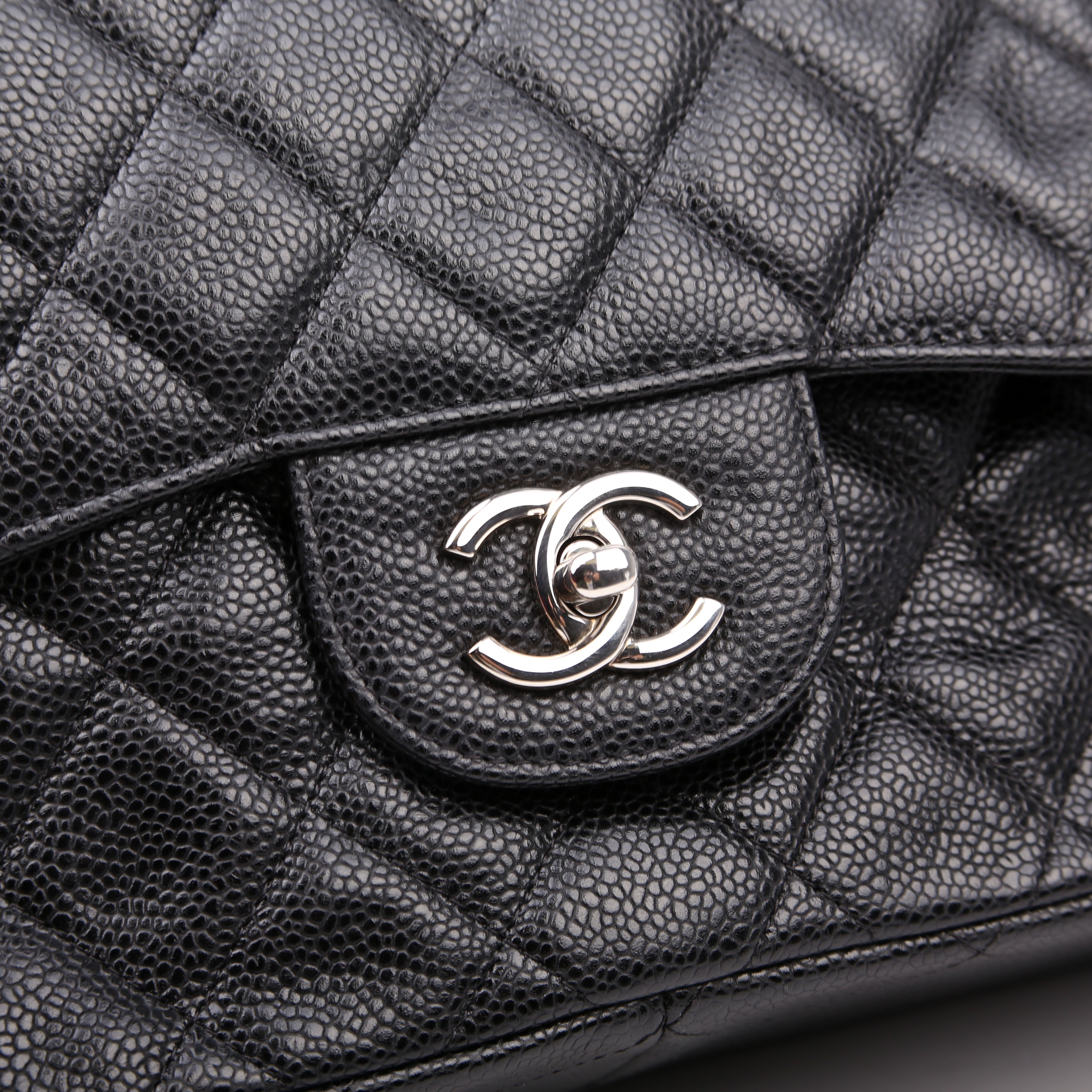 Classic Flap Jumbo Caviar 14-16M Black