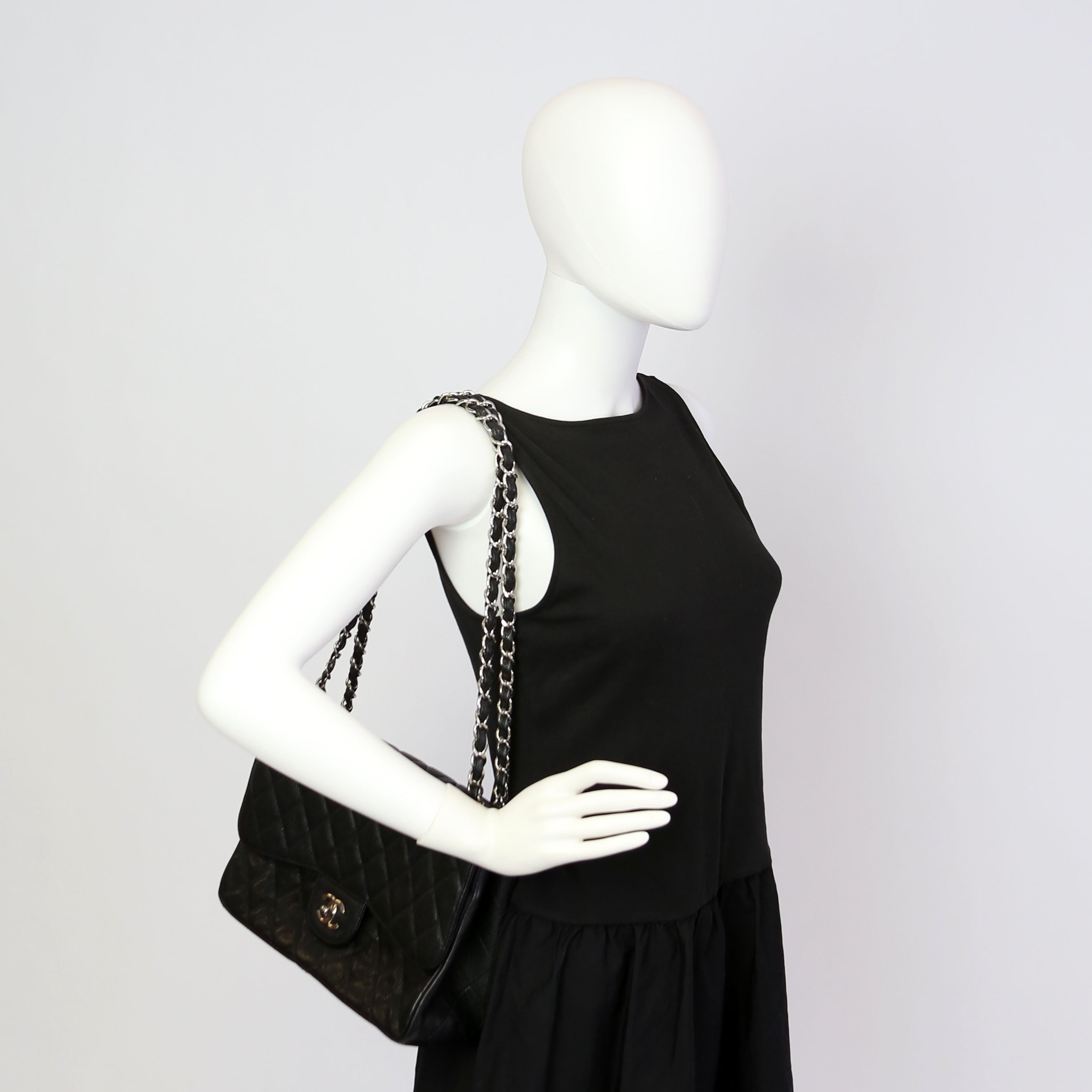 Classic Flap Jumbo Caviar 14-16M Black