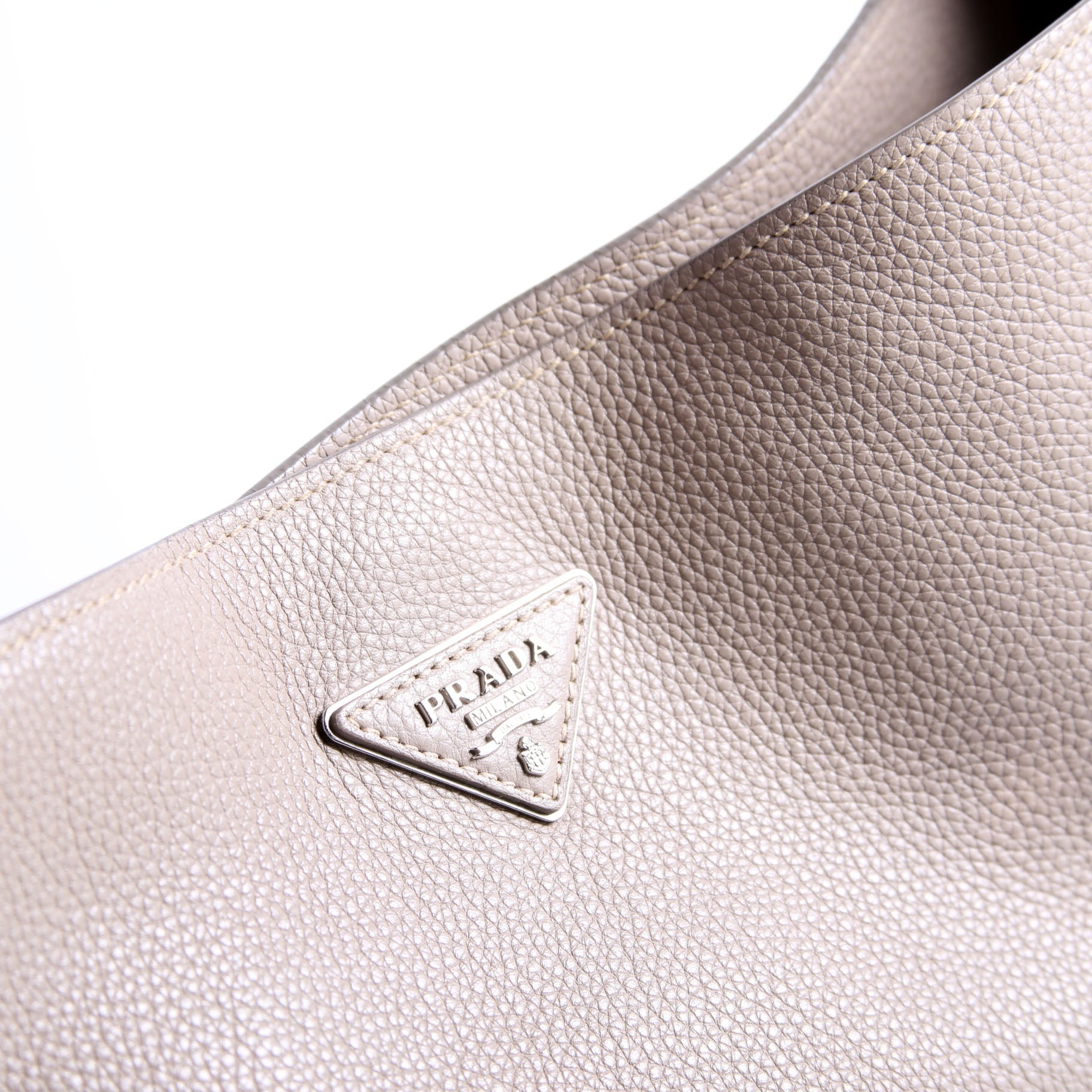 Vitello Daino Hobo Beige