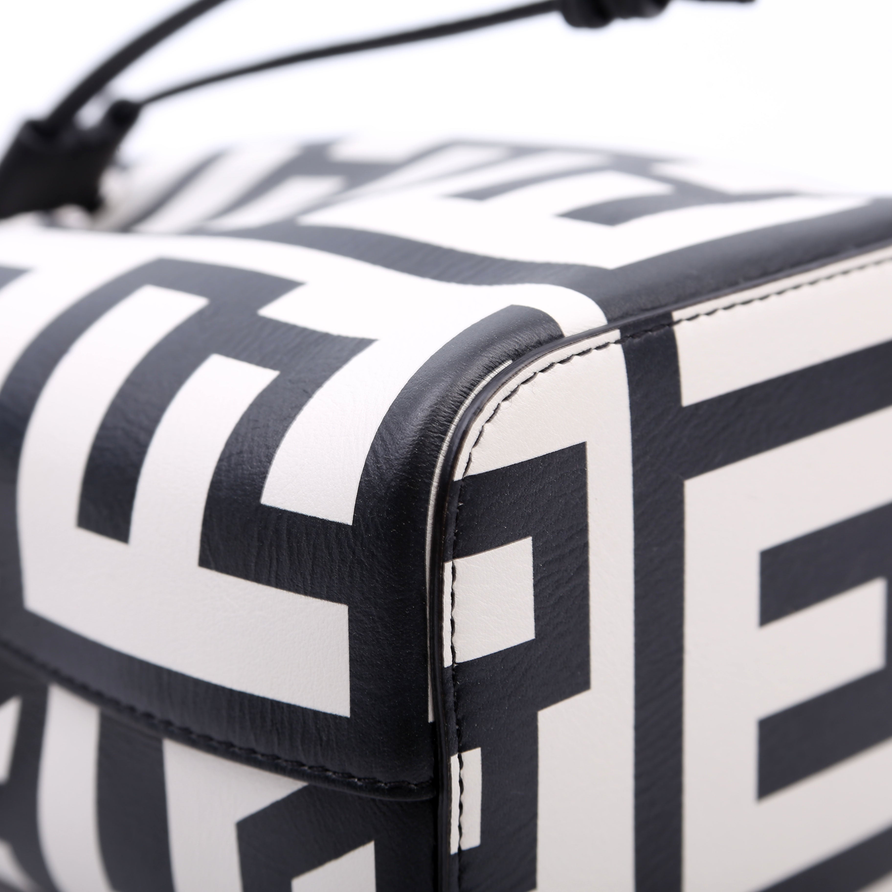 Fendi Fendi x Marc Jacobs Mon Tresor Mini Bucket Leather 8BS010 Black/White