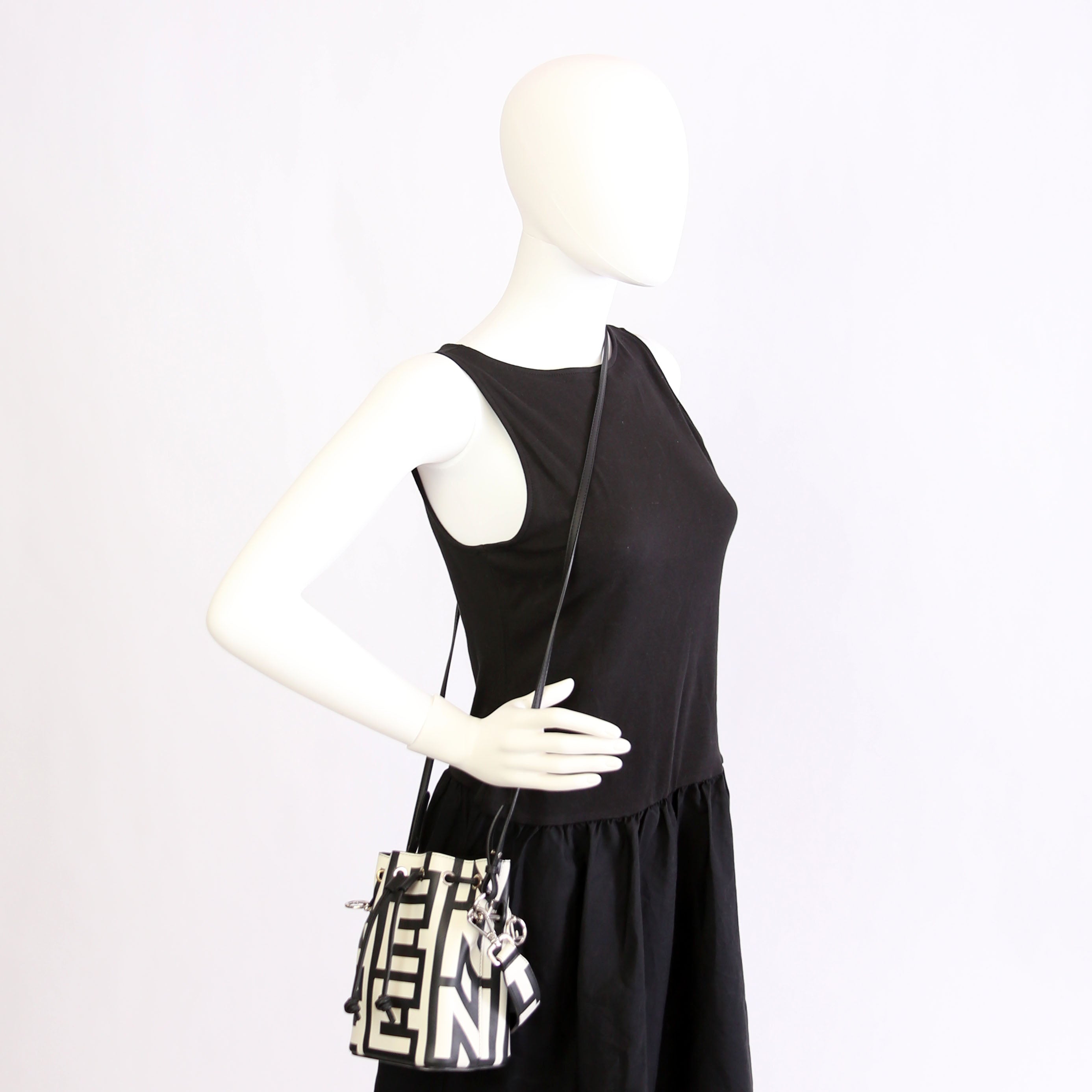 Fendi Fendi x Marc Jacobs Mon Tresor Mini Bucket Leather 8BS010 Black/White