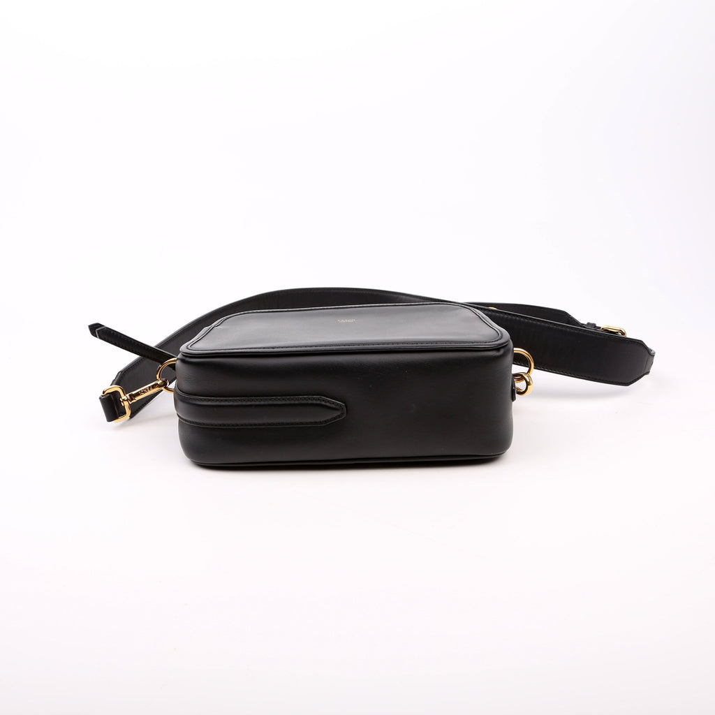 8BT287 F is Fendi Camera Bag Black