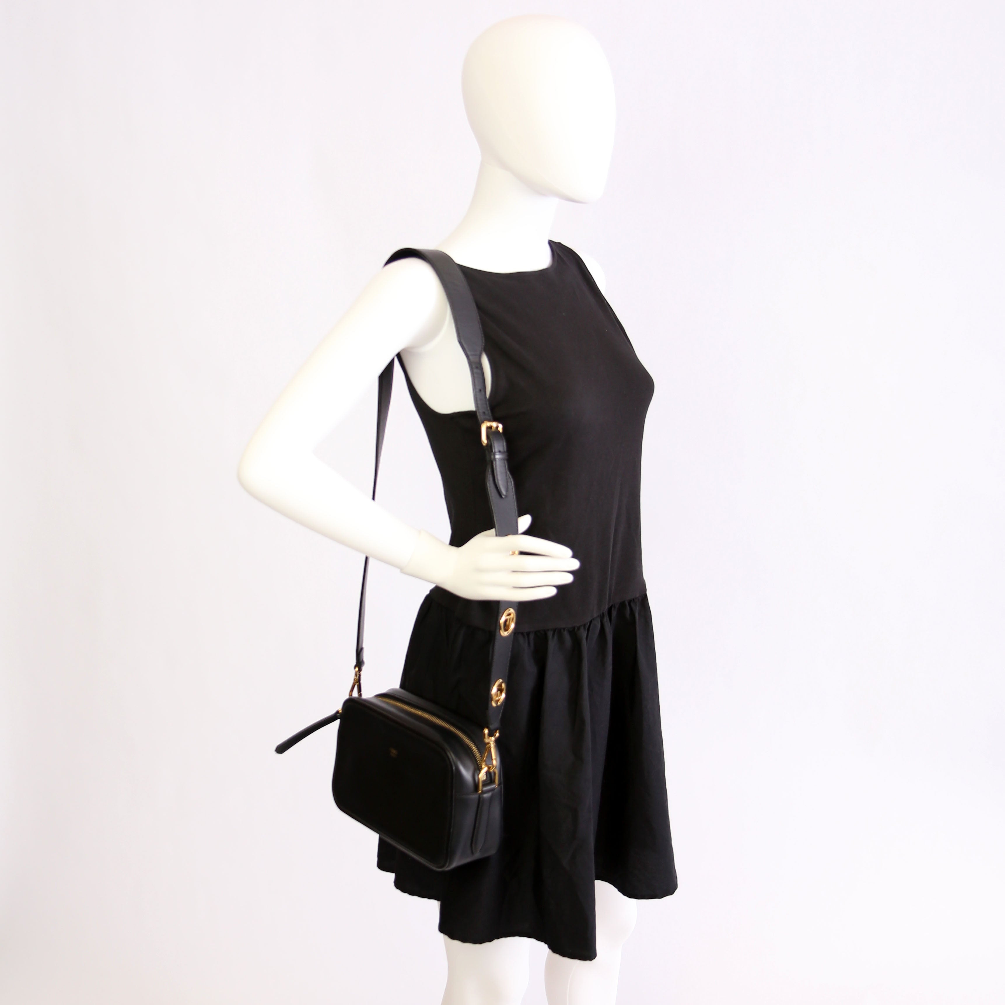 8BT287 F is Fendi Camera Bag Black