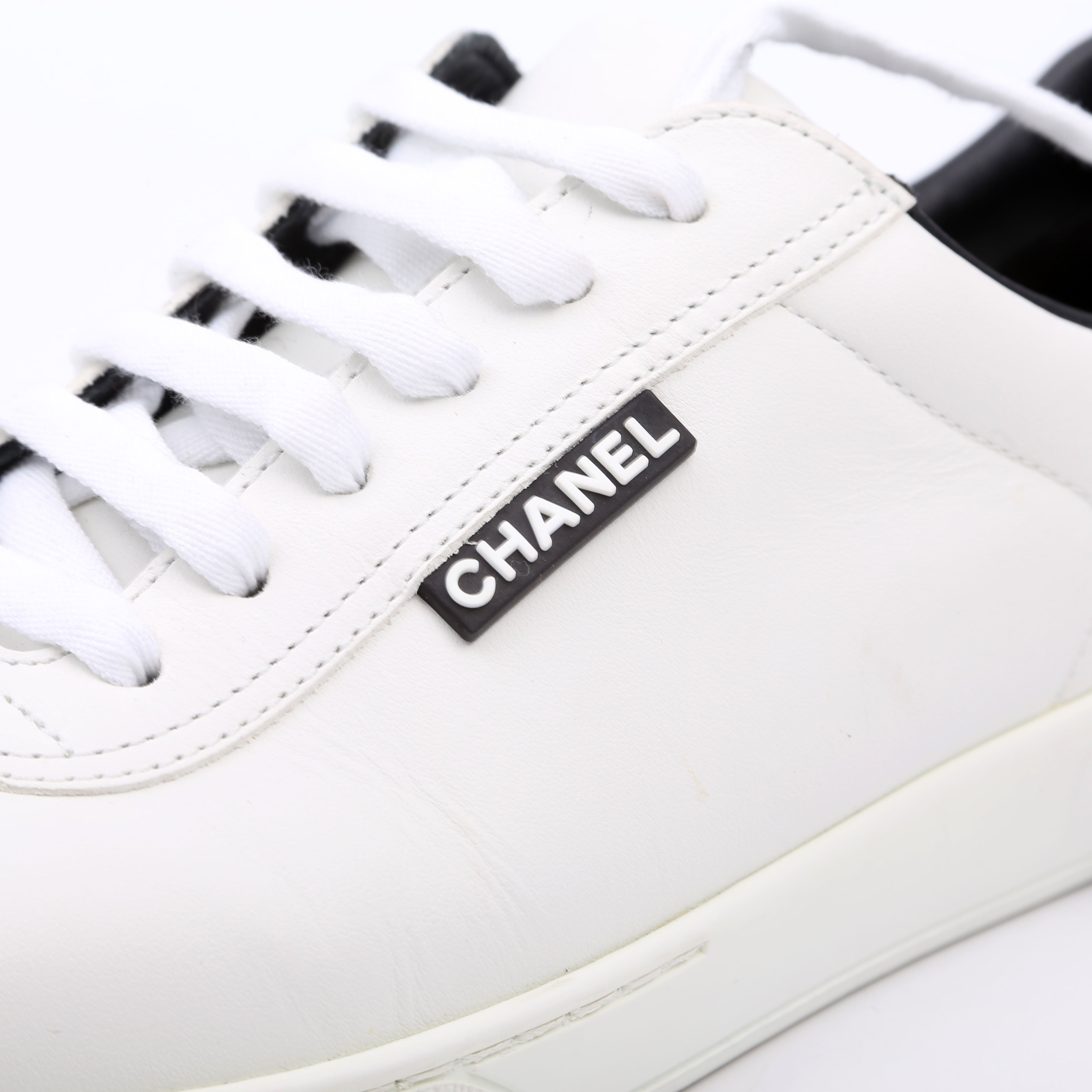 Uniform Sneakers Size 41.5 White/Black