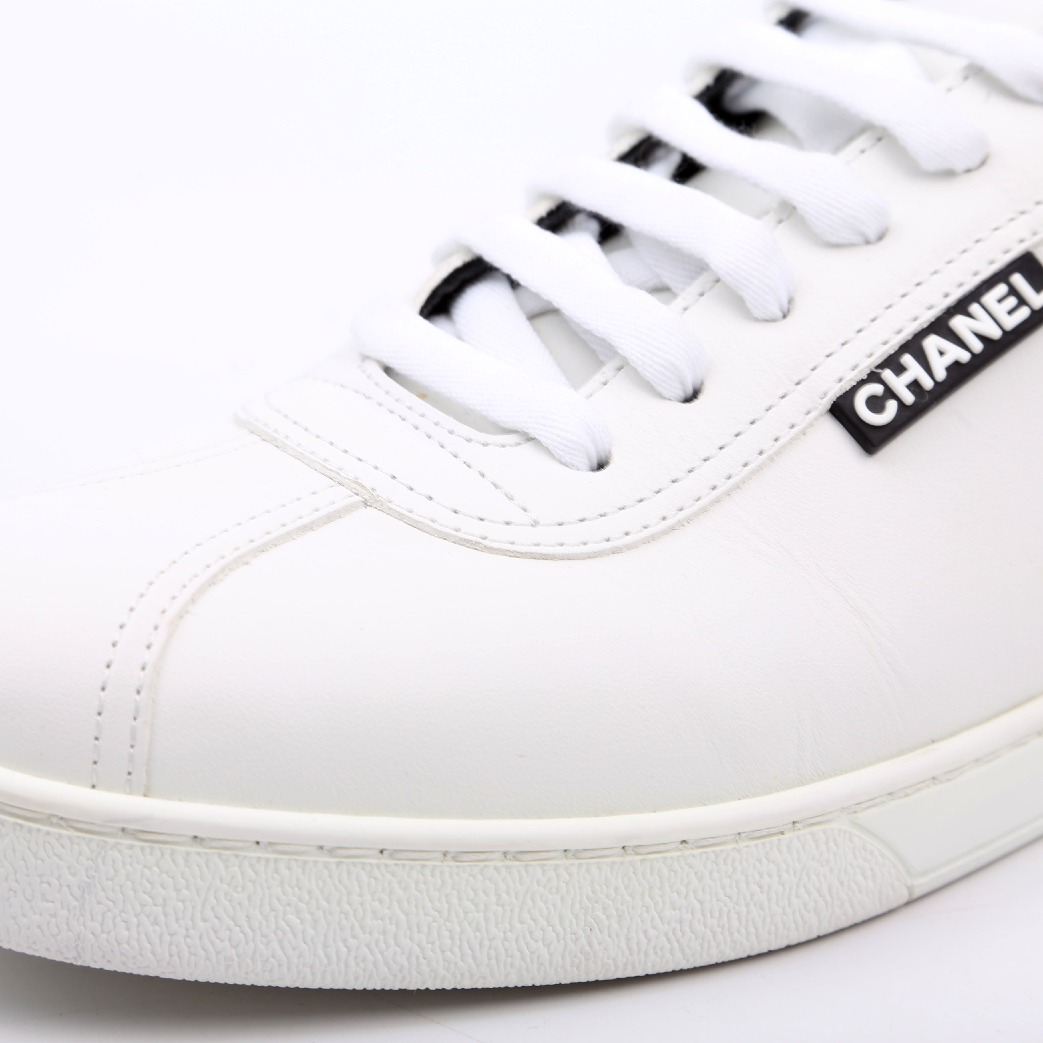 Uniform Sneakers Size 41.5 White/Black