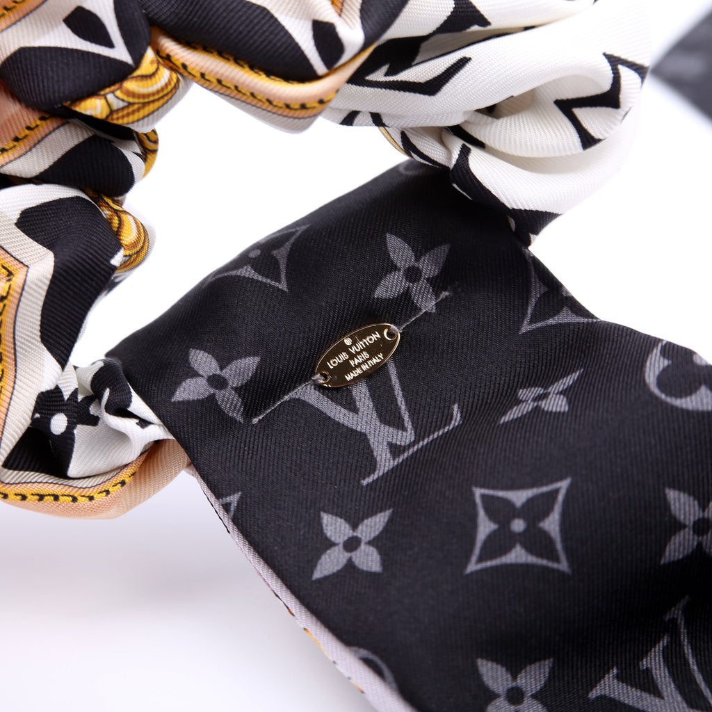 Chouchou Be Mindful Scrunchie Scarf