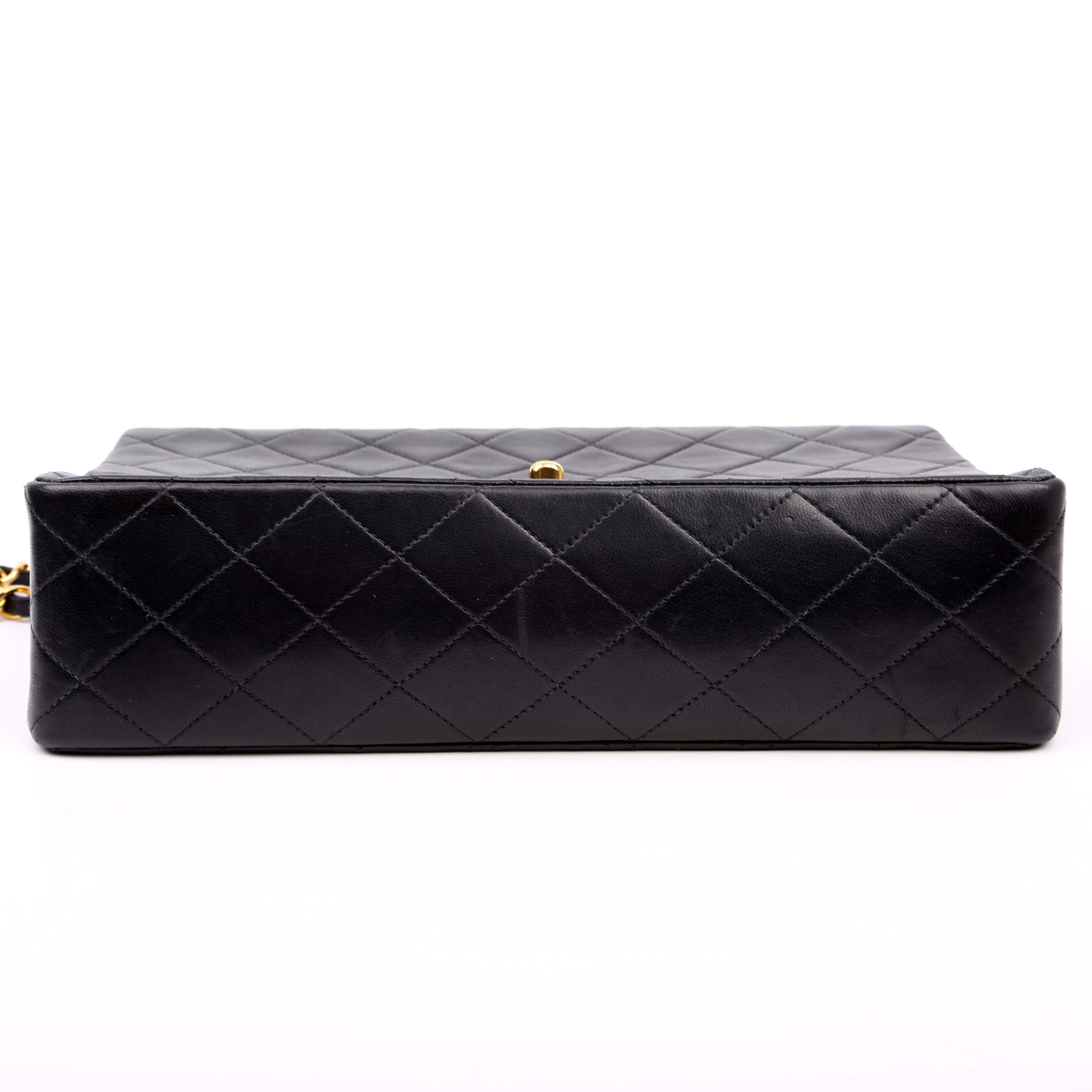 Classic Flap Medium Lambskin