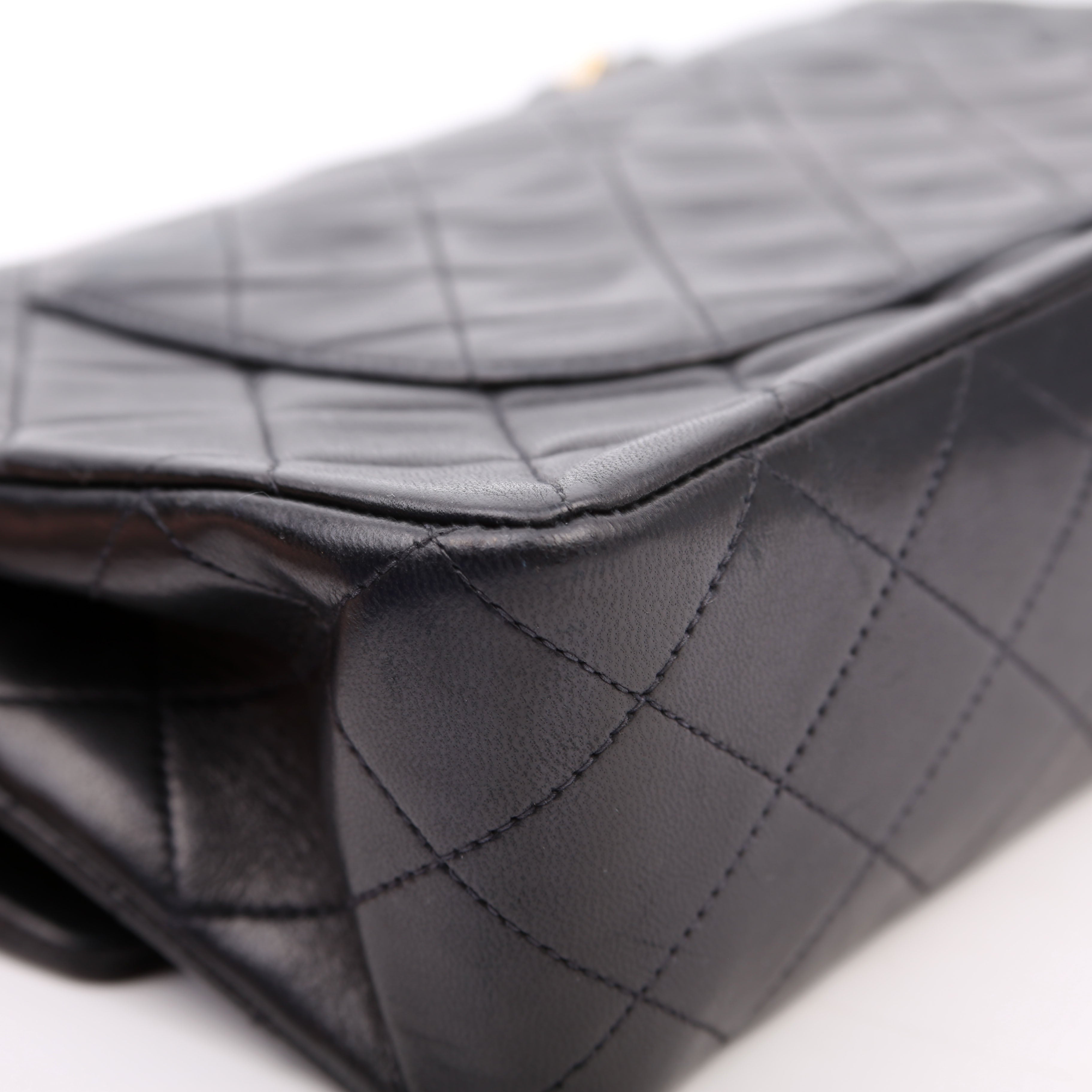 Classic Flap Medium Lambskin