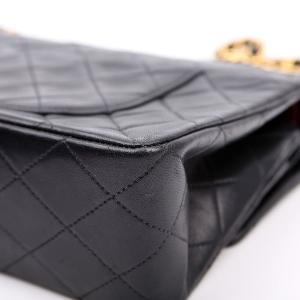 Classic Flap Medium Lambskin