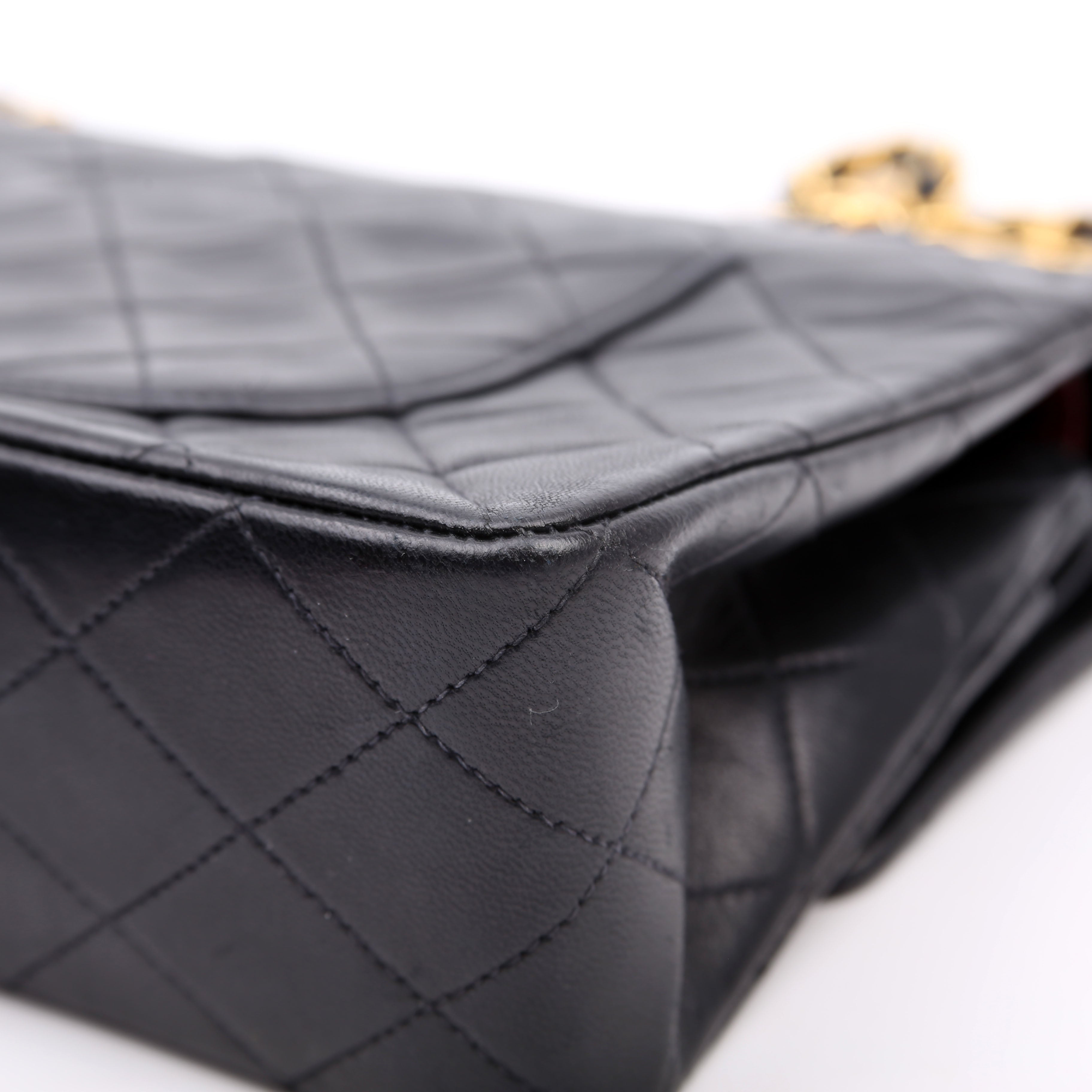 Classic Flap Medium Lambskin