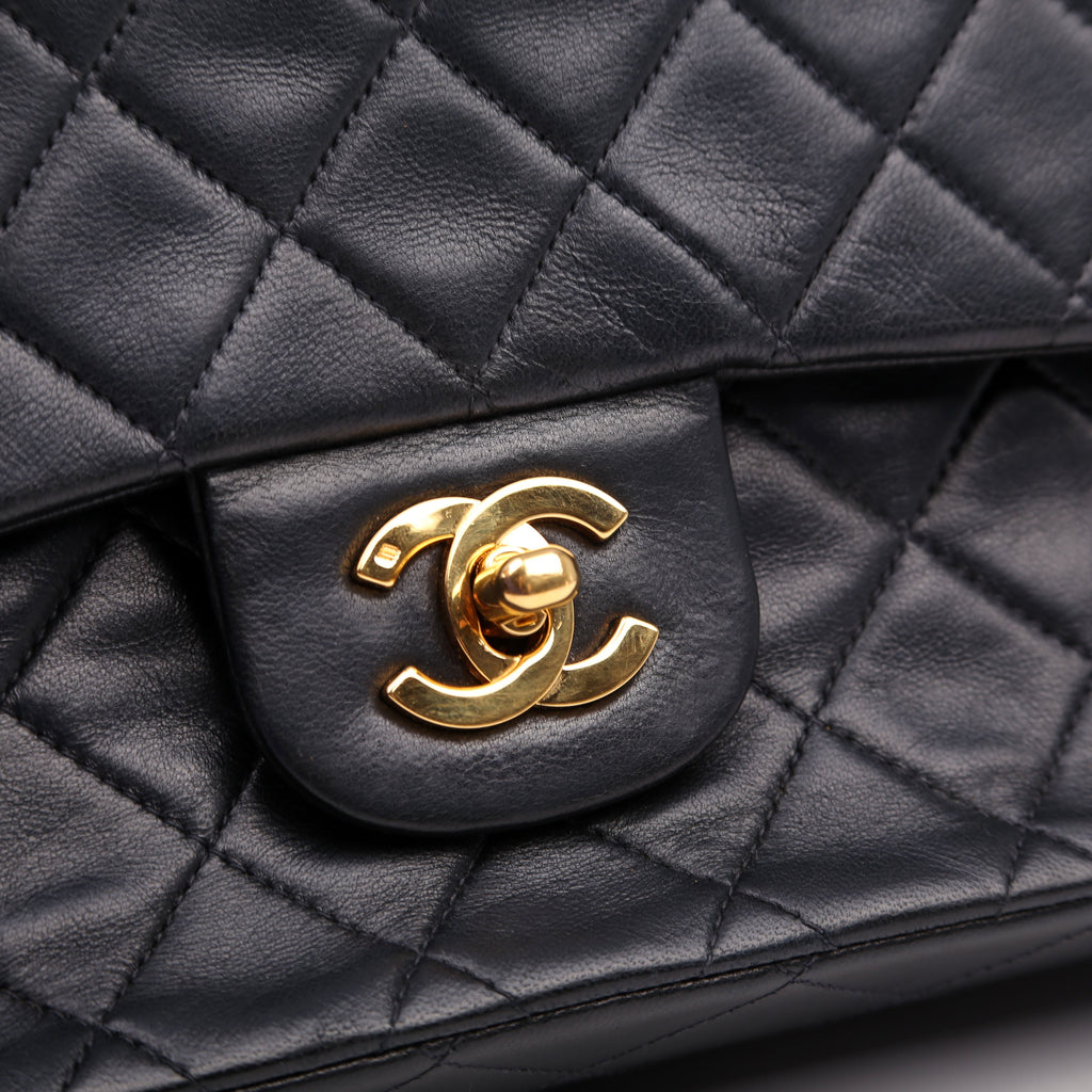 Classic Flap Medium Lambskin