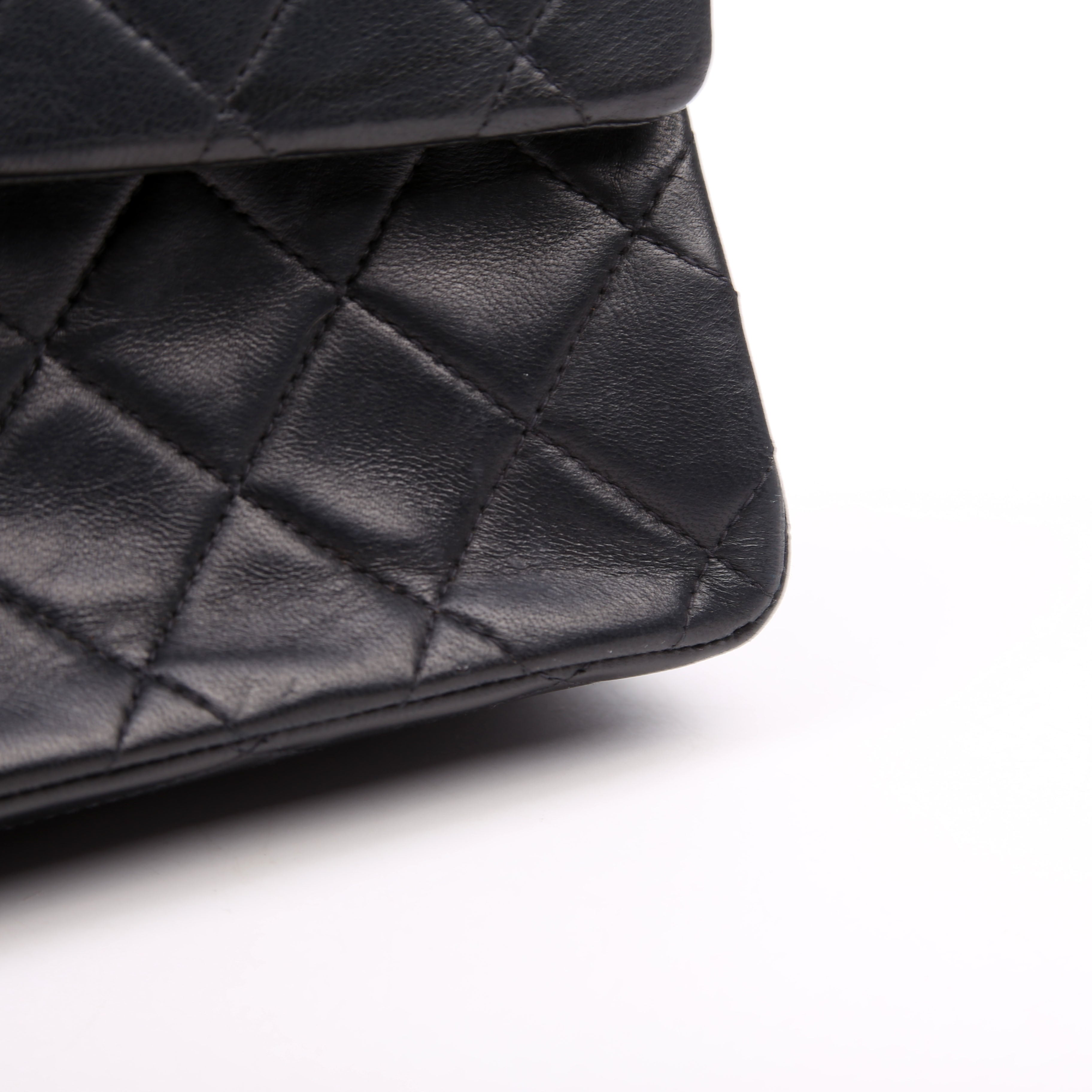 Classic Flap Medium Lambskin