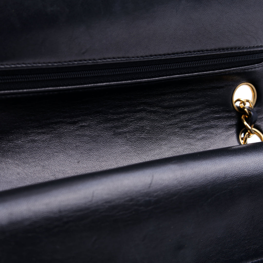 Classic Flap Medium Lambskin