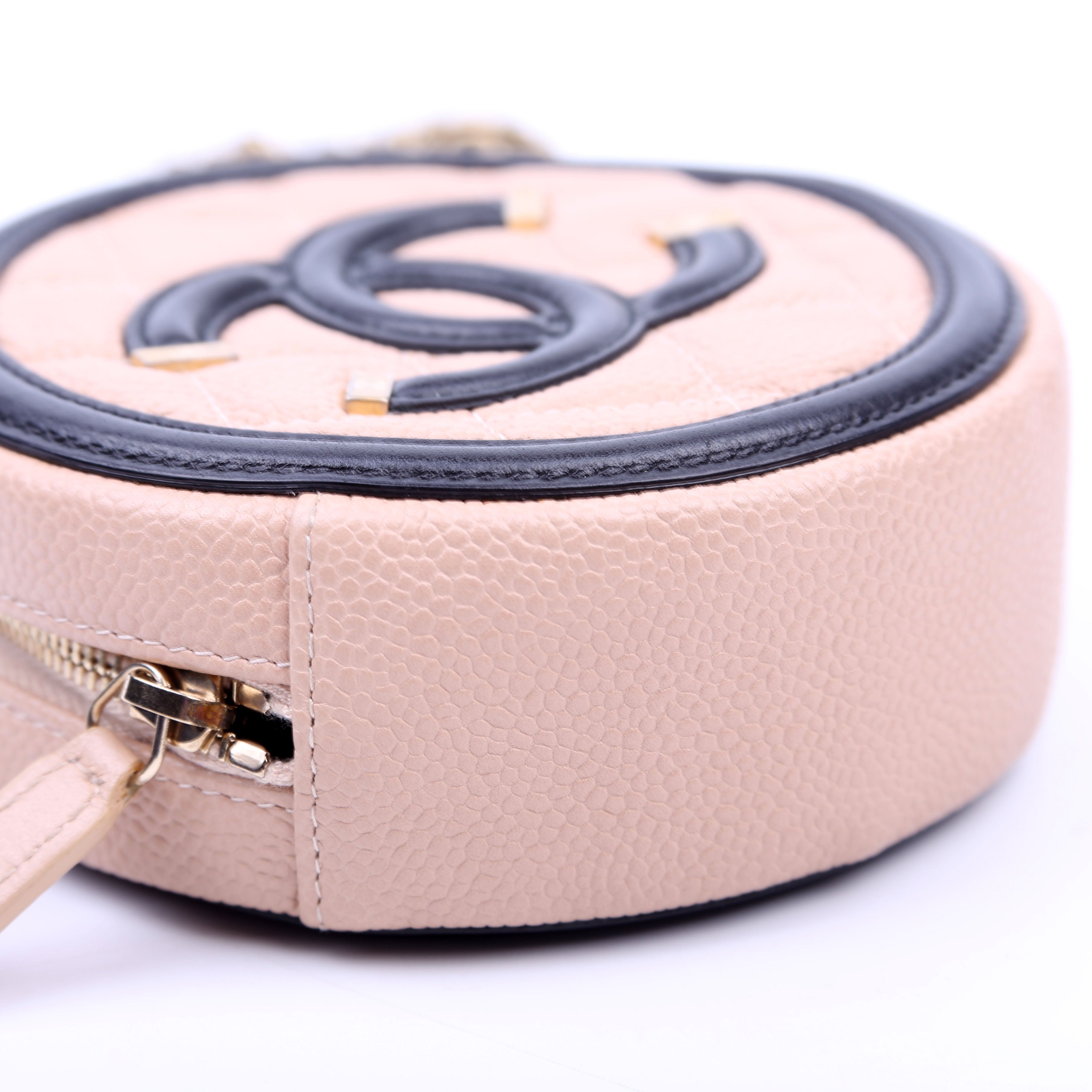 Filigree Round Crossbody Caviar 26M Nude/Black