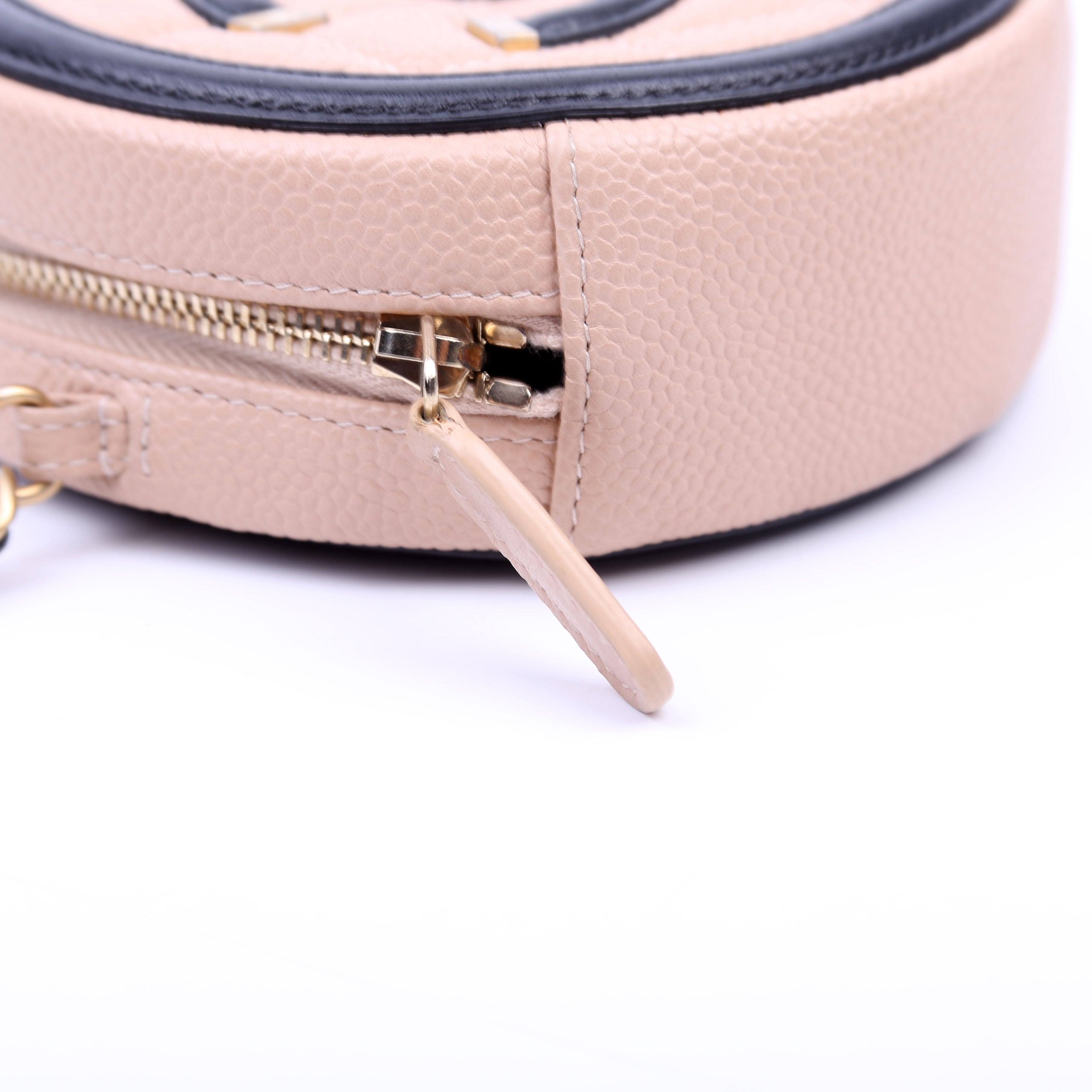 Filigree Round Crossbody Caviar 26M Nude/Black