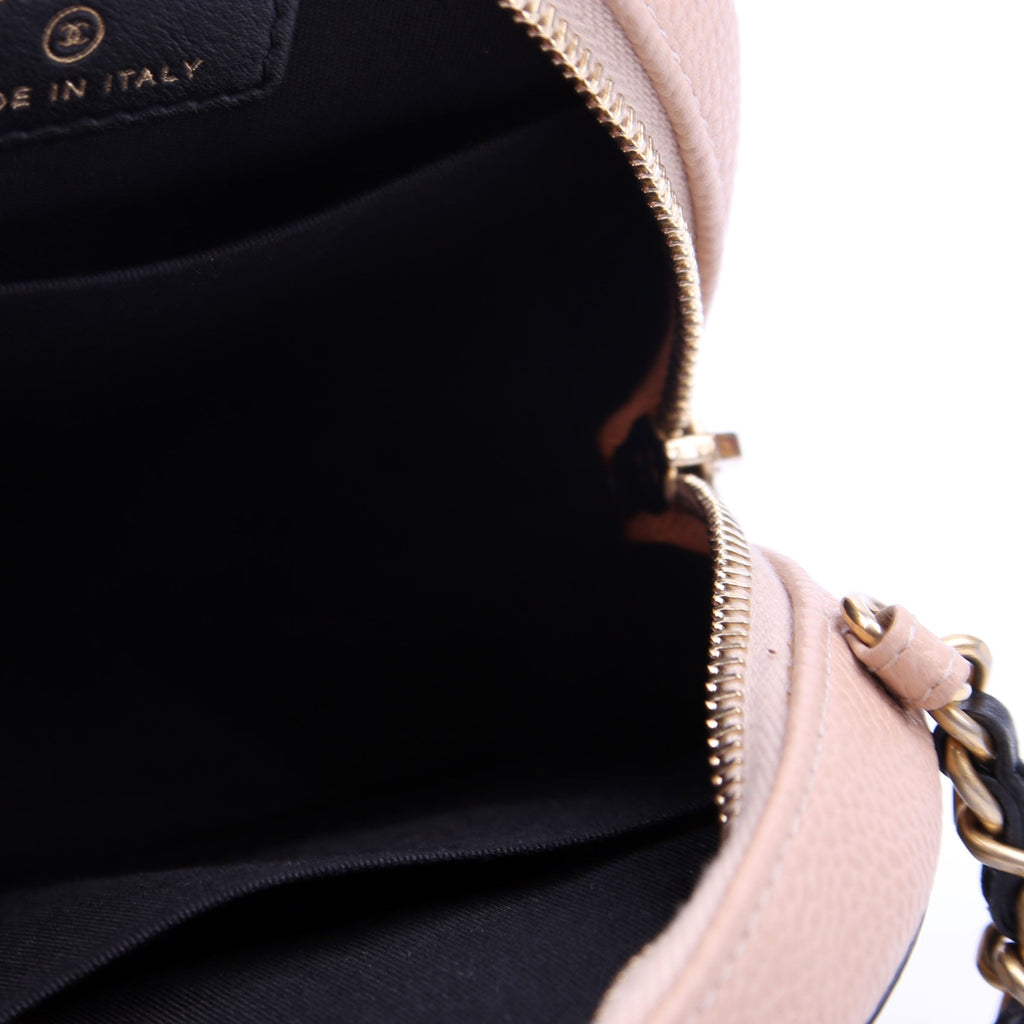 Filigree Round Crossbody Caviar 26M Nude/Black
