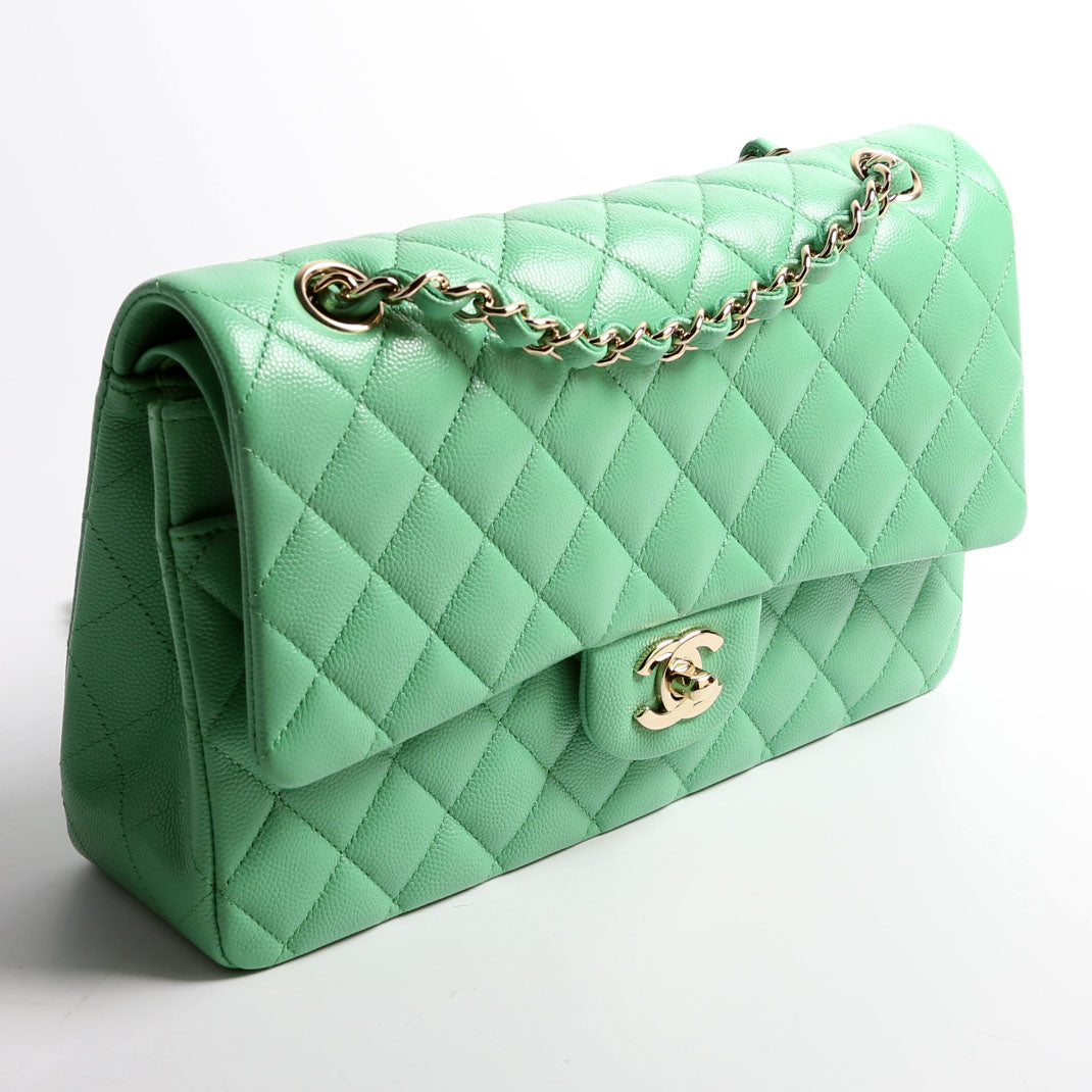 Classic Flap Medium Caviar 31M Green