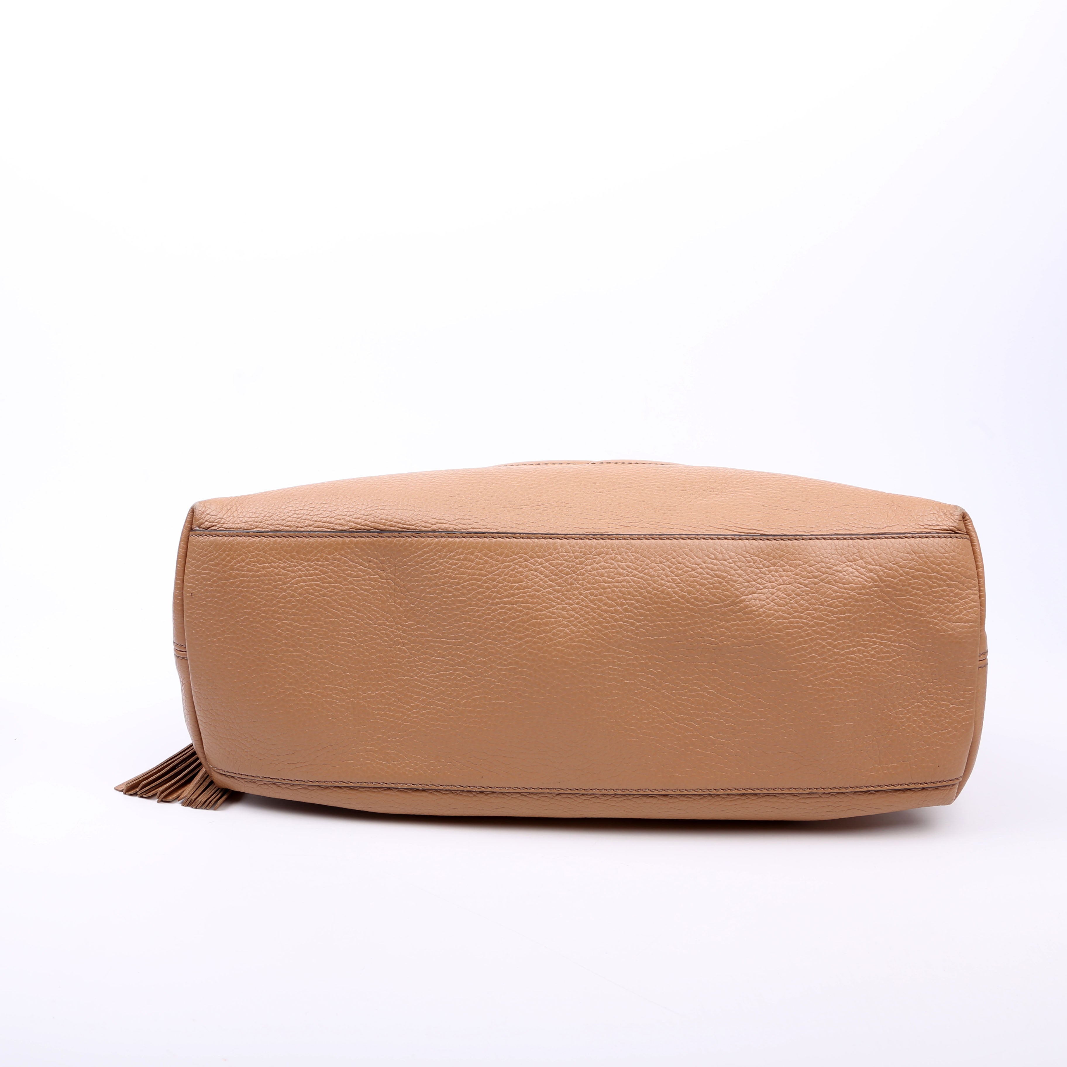 536196 Soho Chain Tote Newer Tan